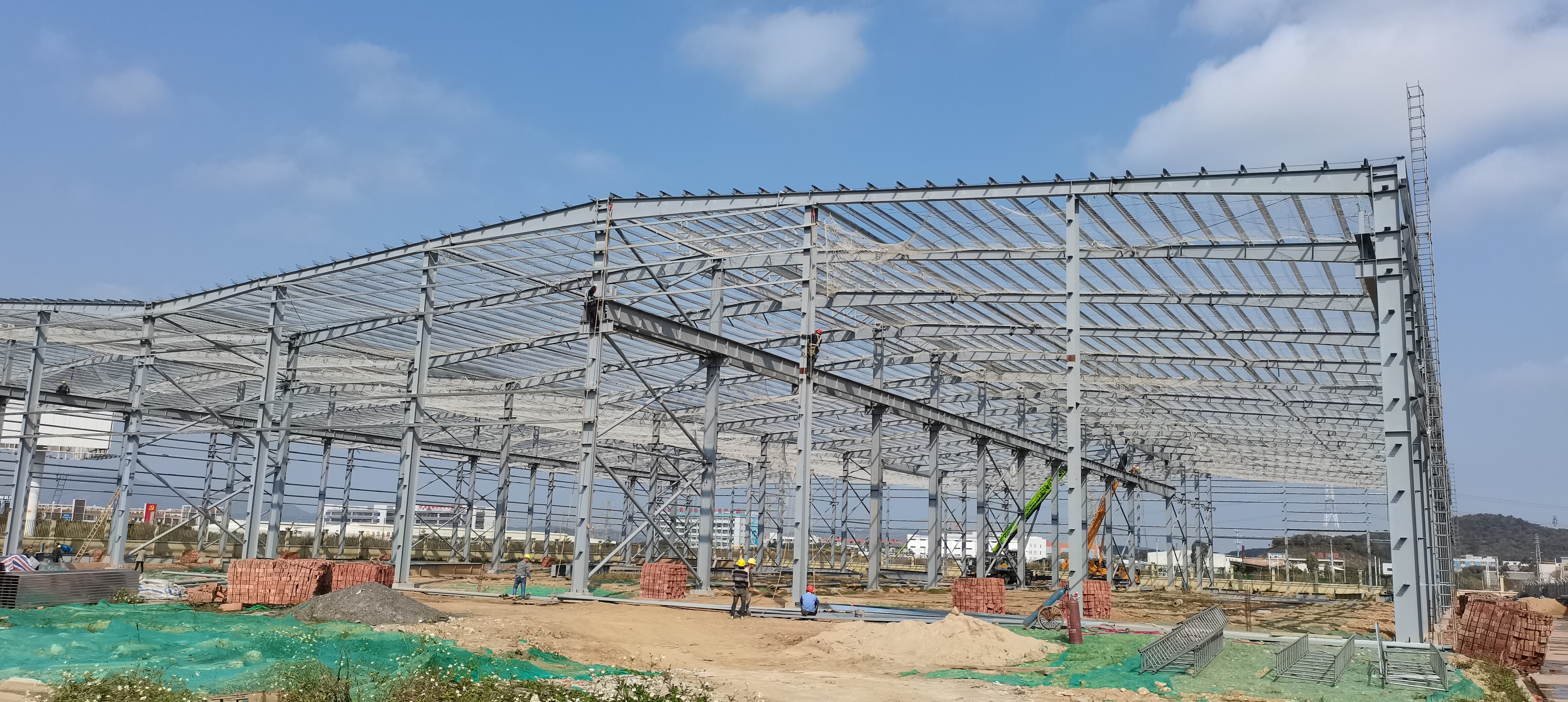 Lightweight of Steel Structures: Reducing Construction Difficulty
