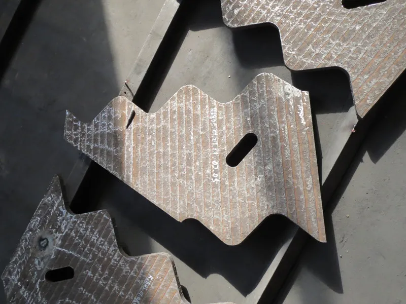 Những Sai Lầm Phổ Biến Cần Tránh Khi Lắp Đặt Tấm Chịu Mài Mòn Hàn Lớp Bề Mặt