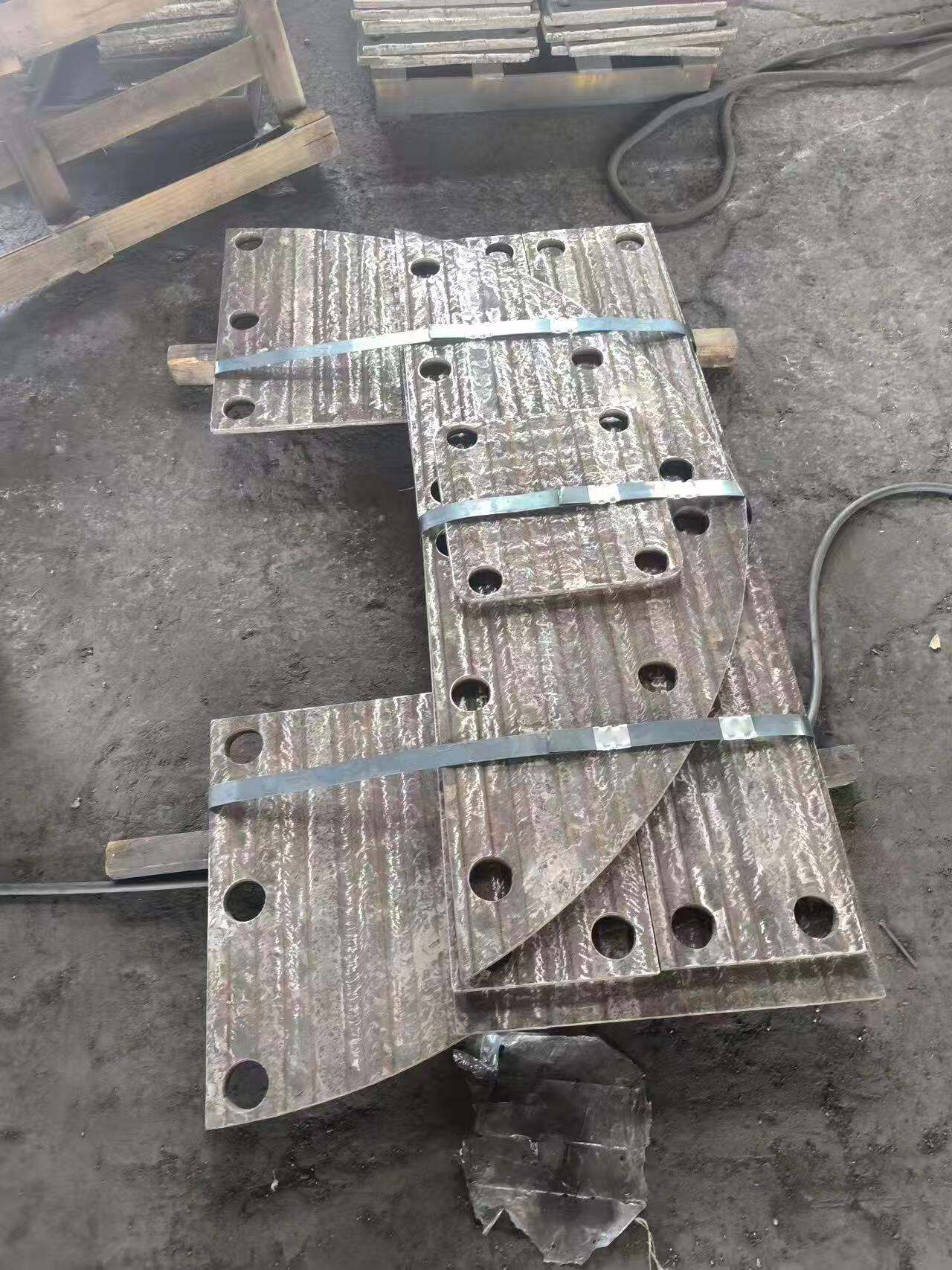 Custom Overlay Welding Revives Non-Standard Industrial Parts