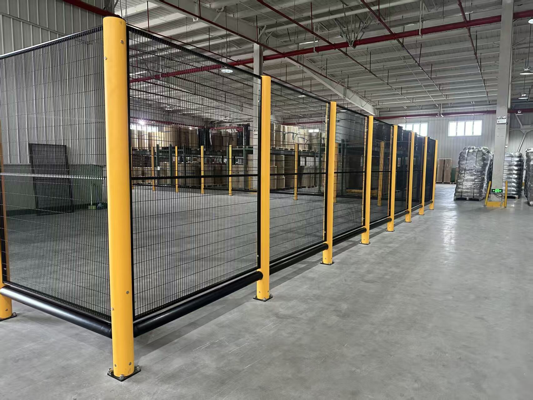 Högkvalitativ LW-barriär med hög skyddsräcke, ny design för standardtrafiksäkerhet, fabriksstorsälj