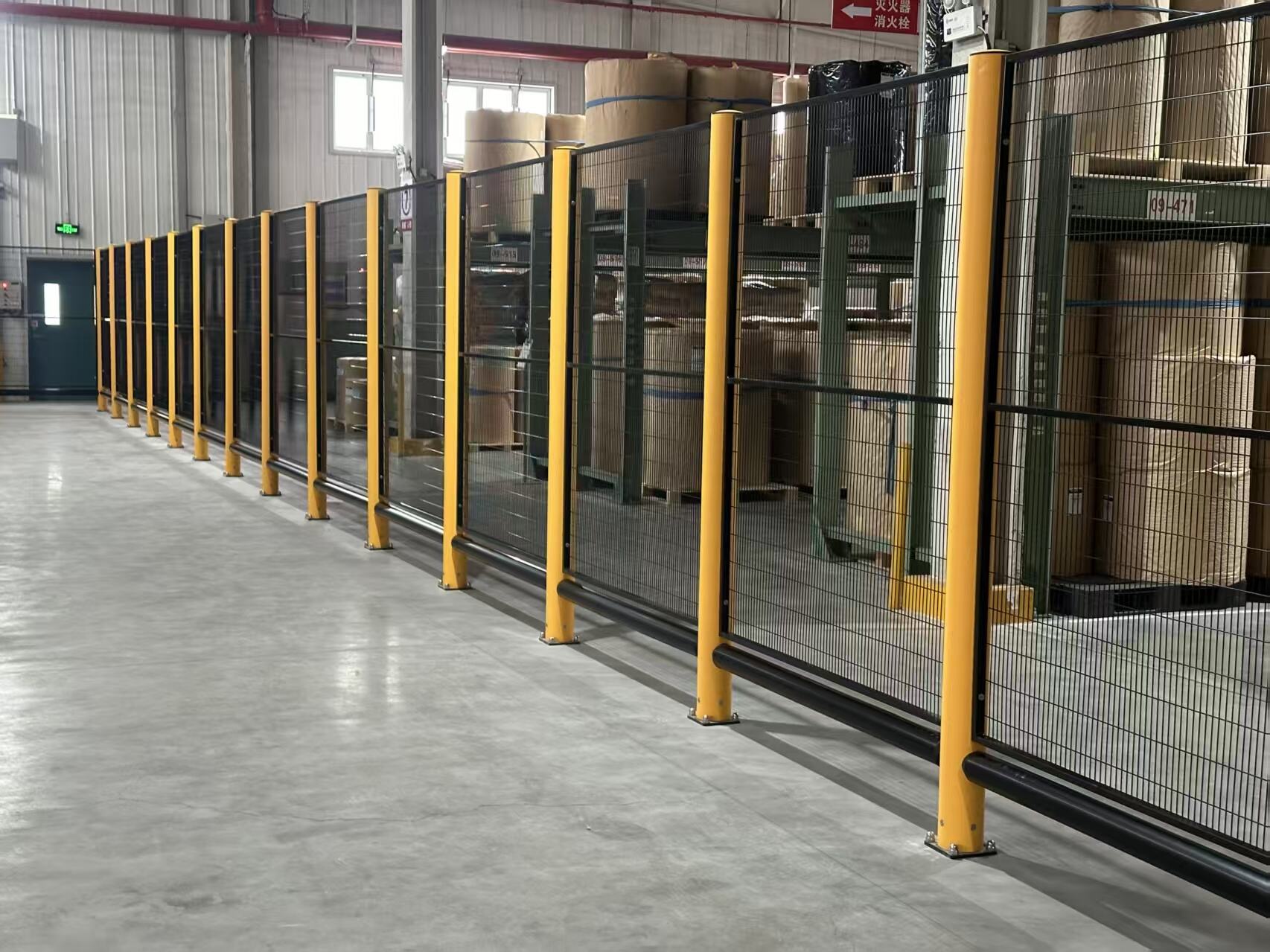 Högkvalitativ LW-barriär med hög skyddsräcke, ny design för standardtrafiksäkerhet, fabriksstorsälj