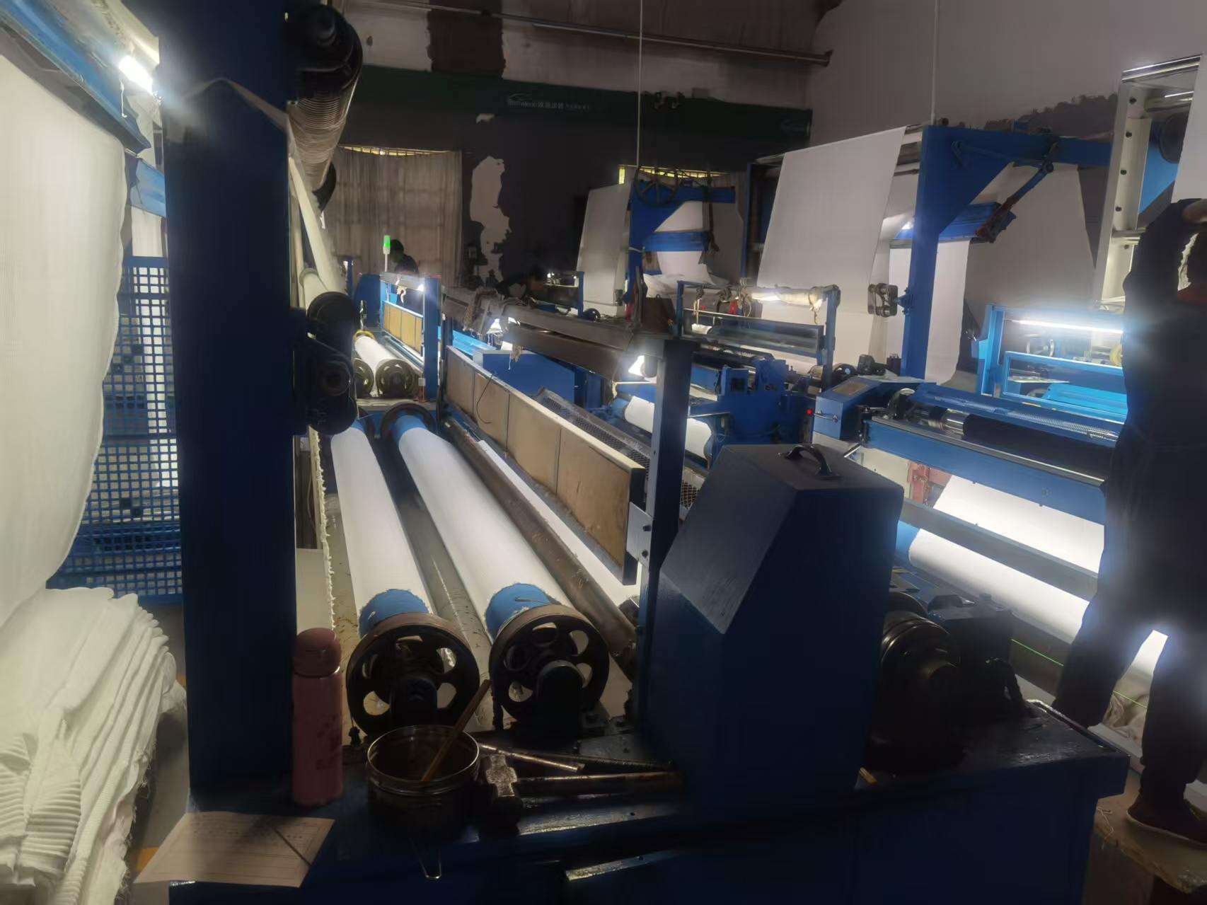 Faux rabbit fur cutting machine