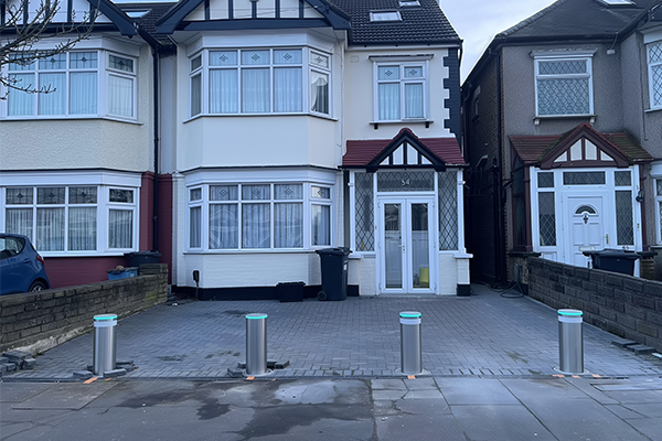 Automatic Lifting Bollard in UK