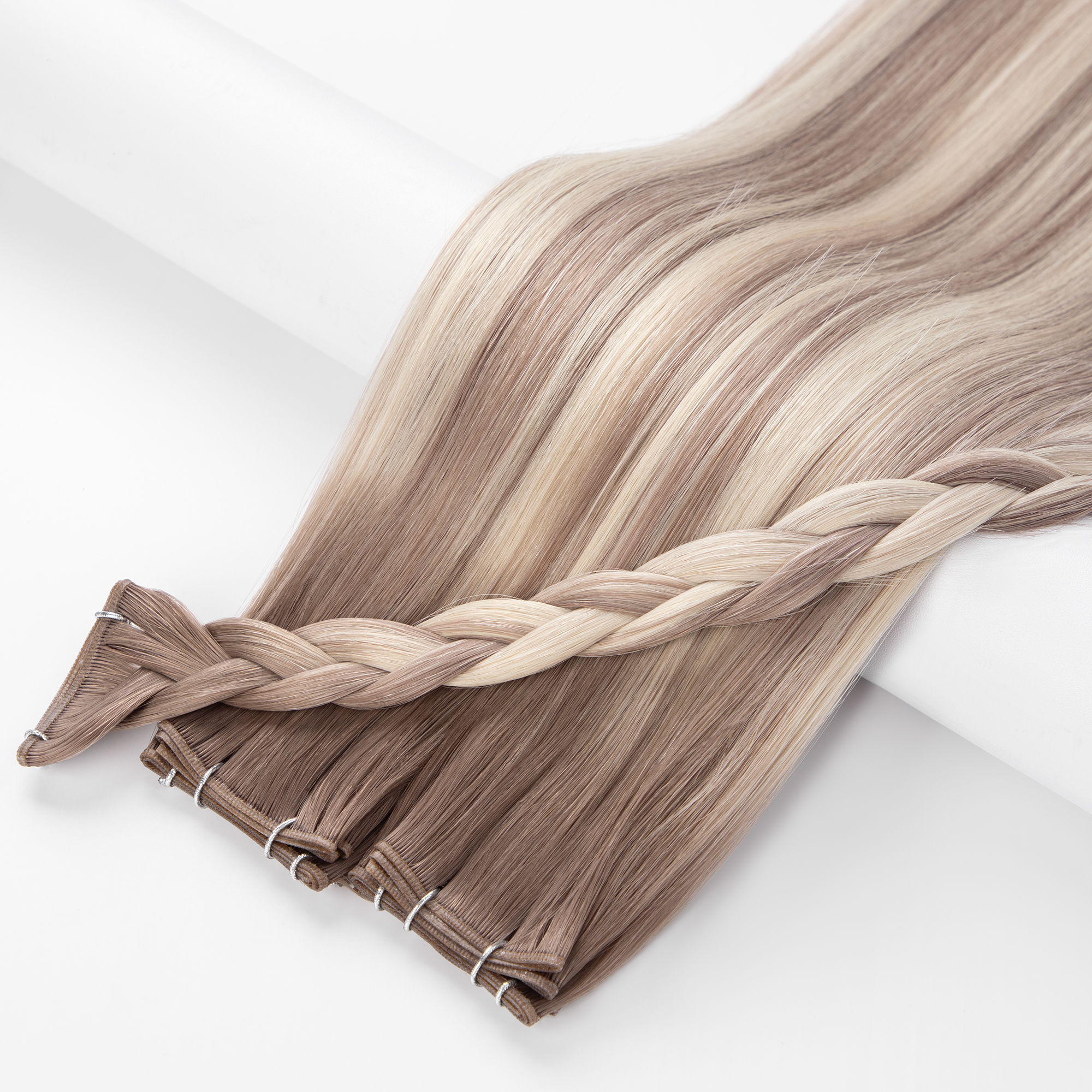 How to choose the right weft hair extensions for different hairstyles?