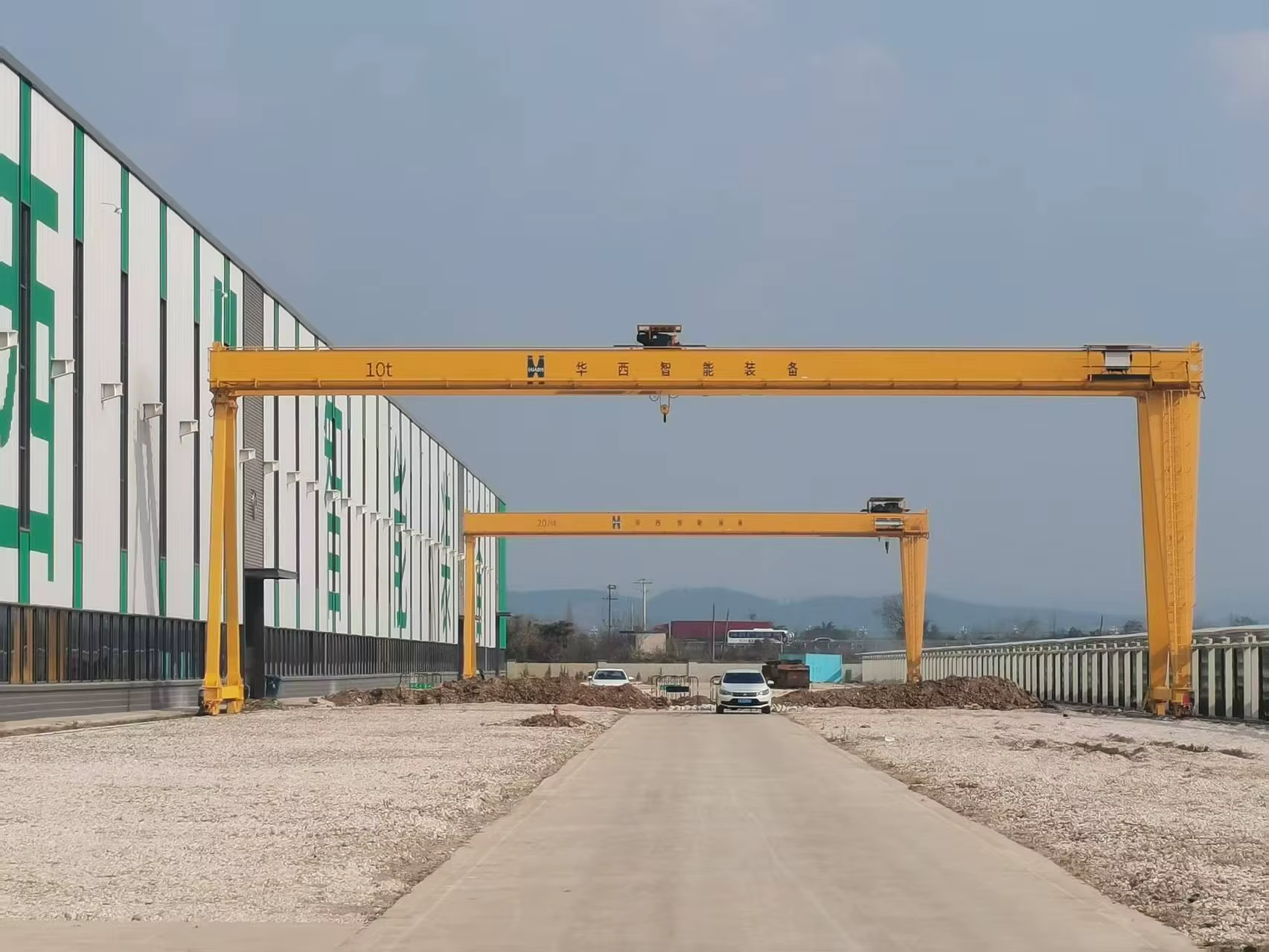 Planung einer Laufkrananlage: Überlegungen zu Spannweite, Tragfähigkeit und Fahrbahn