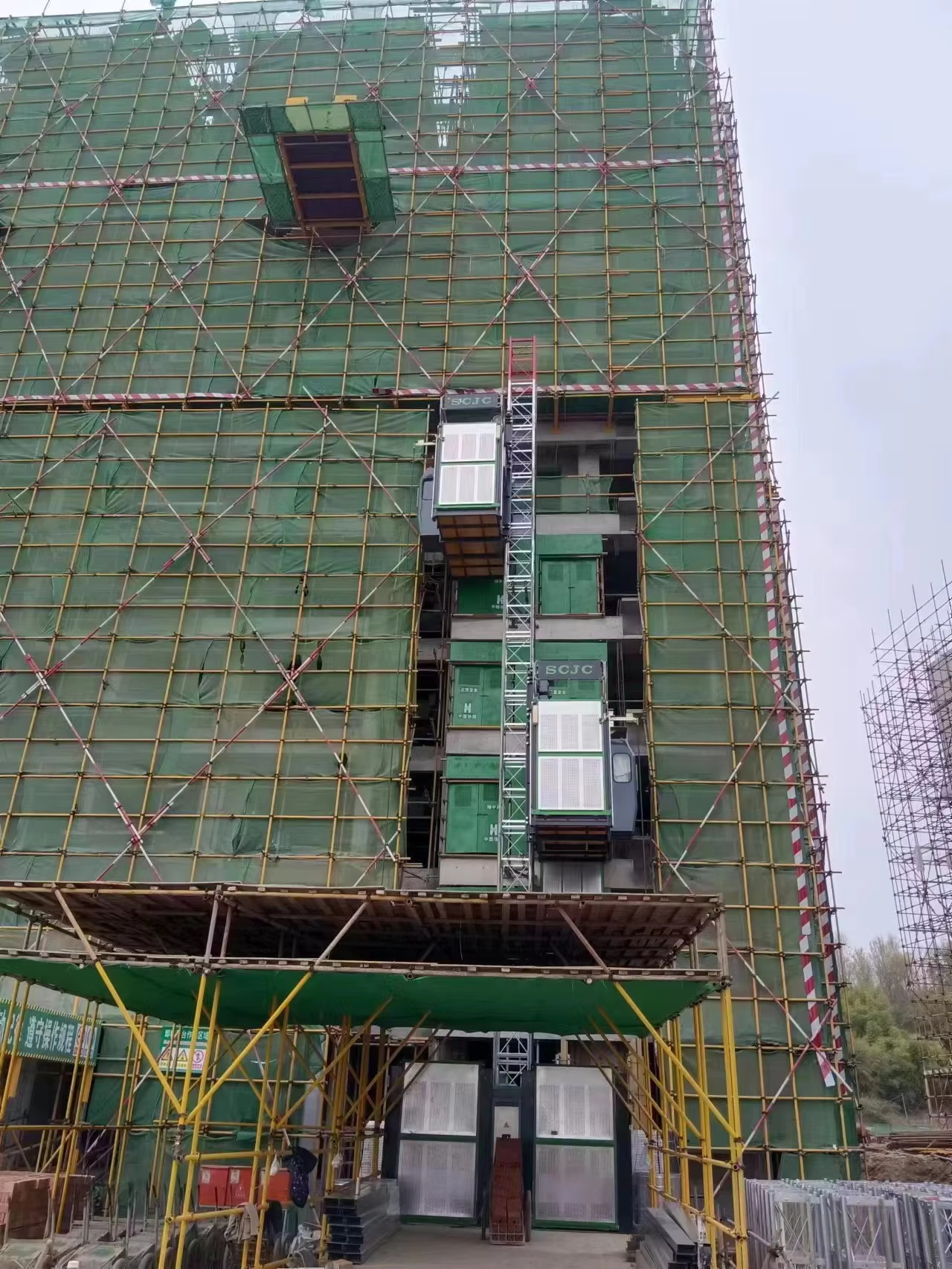 Maskiner som används inom byggande: Typer, användningsområden och köpguide