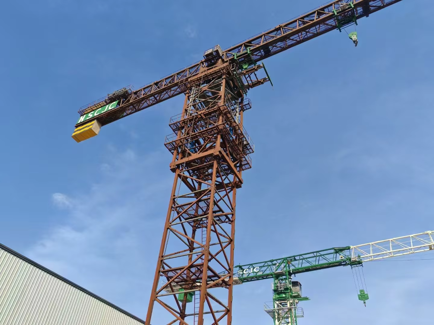 Bridge Construction Elevators | High-Capacity SC Series Hoists for Safe & Efficient Vertical Transport​