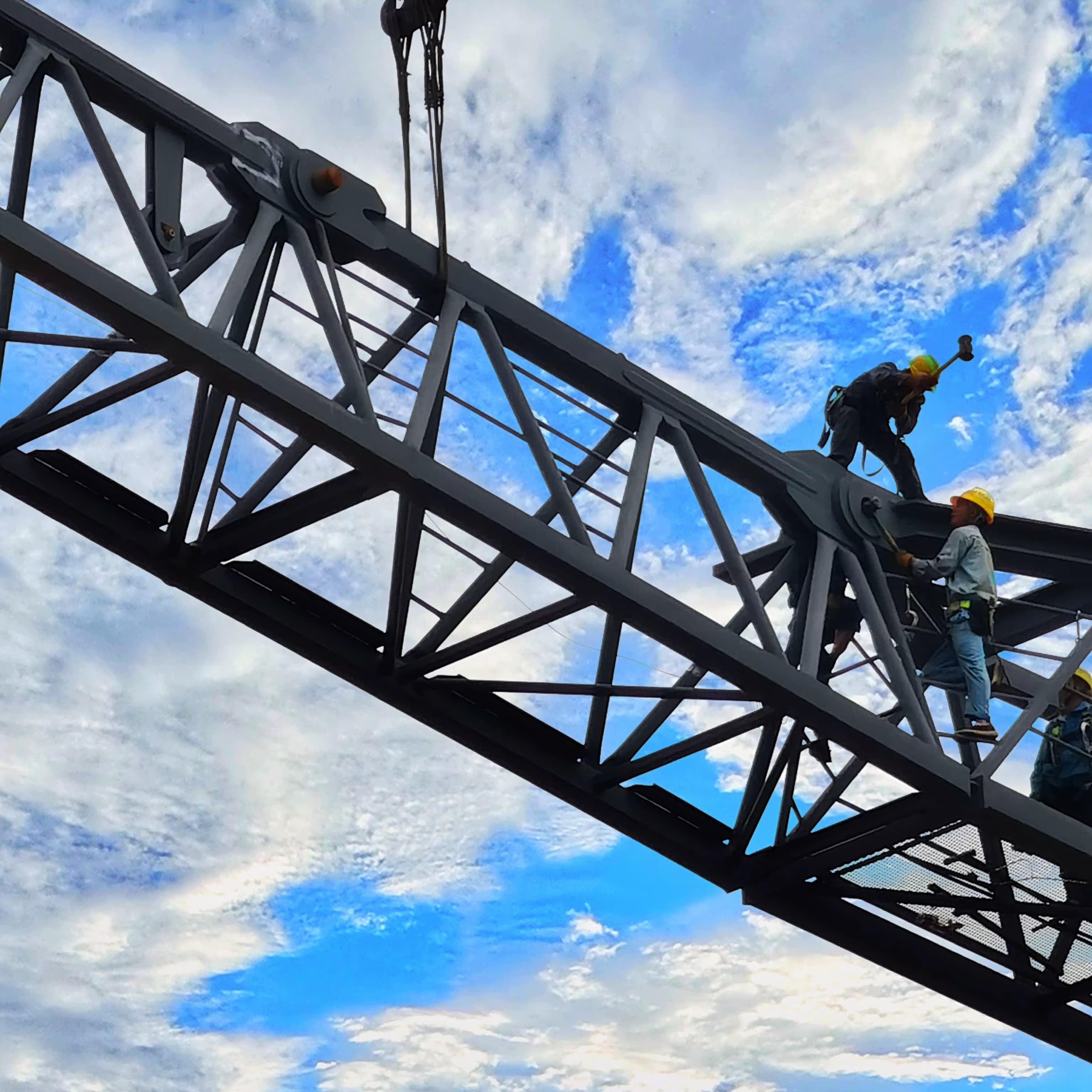 Calculating Tower Crane Capacity: Understanding Load Charts and Working Radius