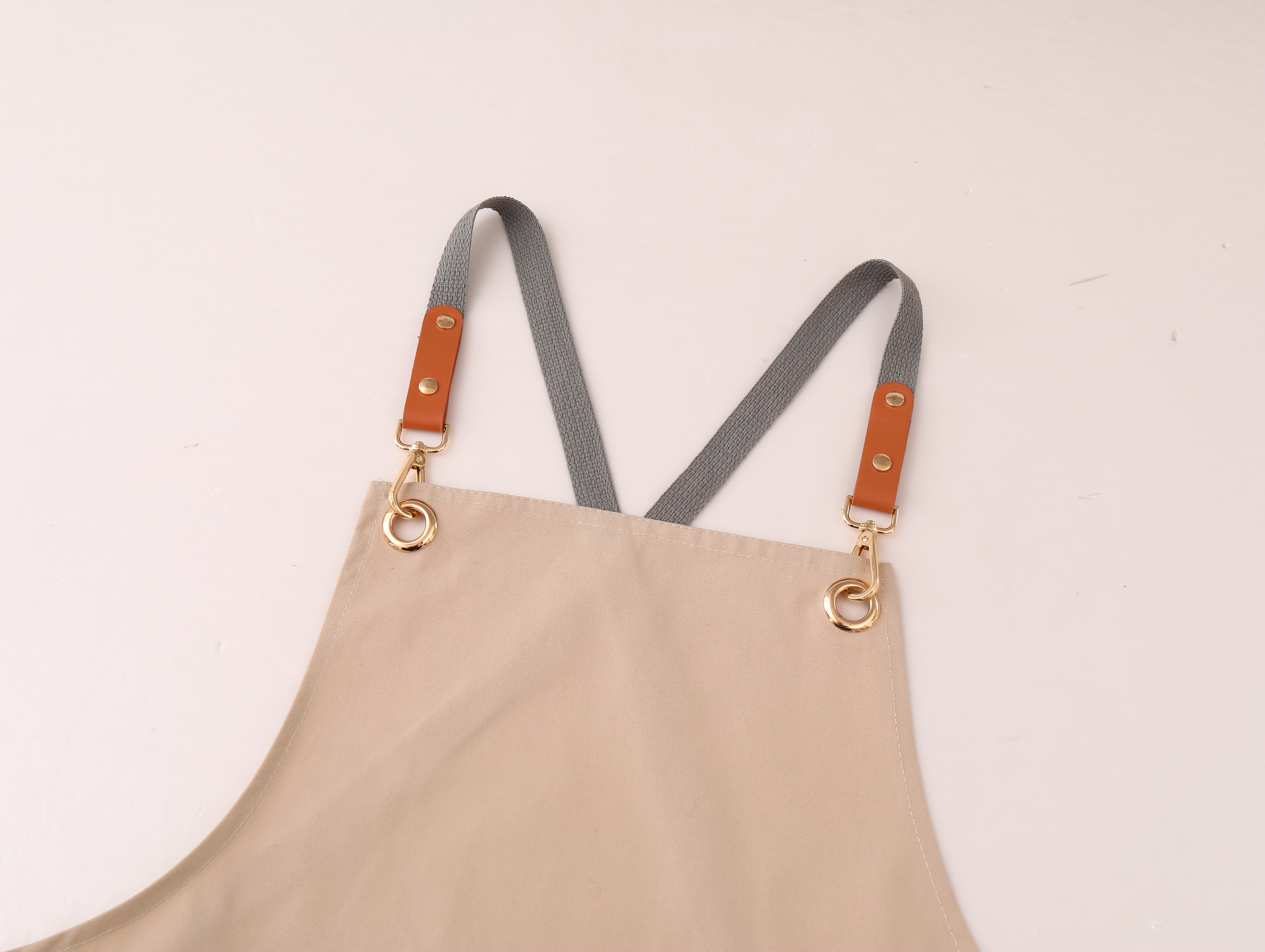 Skopri l-Apruni Premium ta' Poli-Kotton għal Kull Bżonn