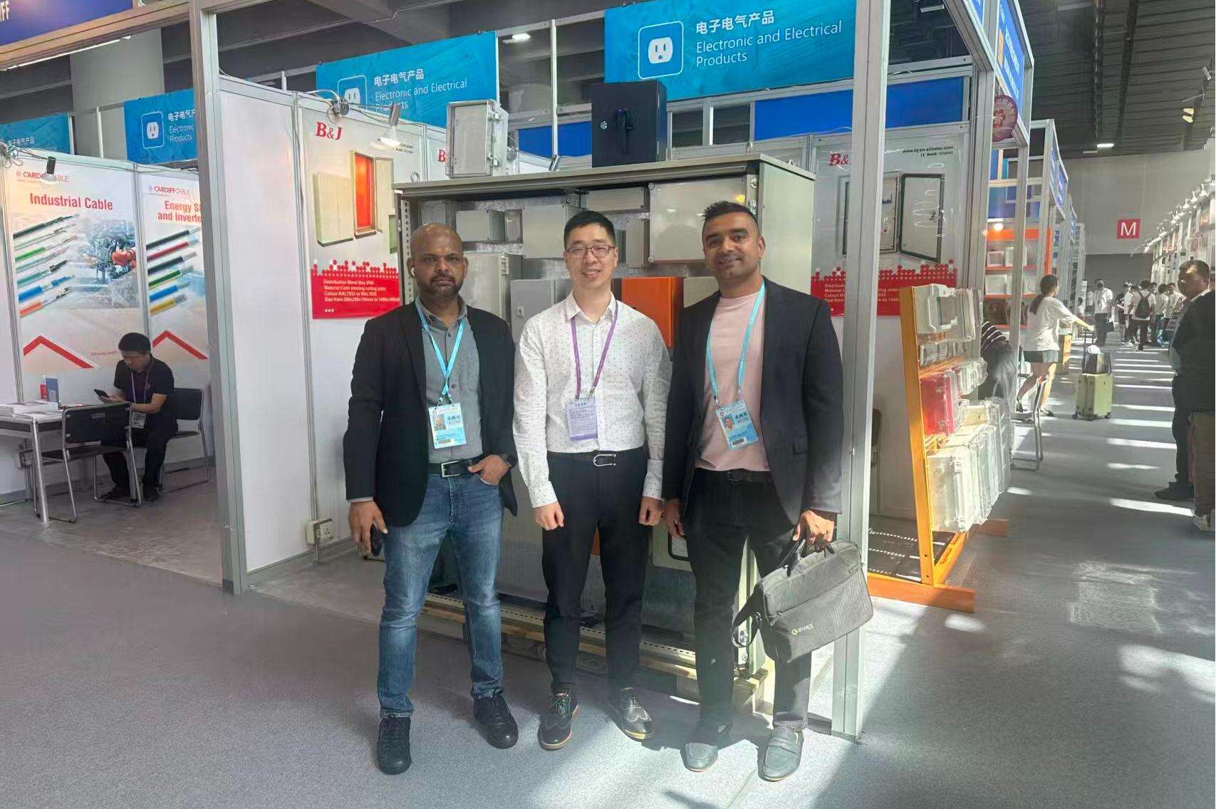 Успішна участь у ярмарку в Кантоні: розширення нашої мережі в галузі електричних шаф