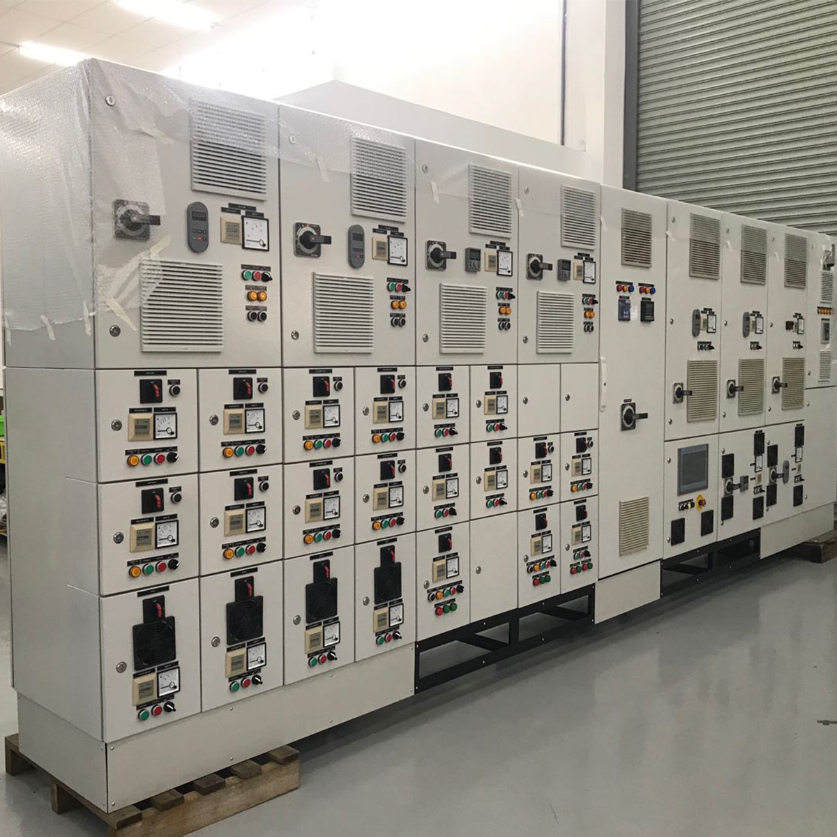 Fejlett biztonsági és hozzáférhetőségi funkciók