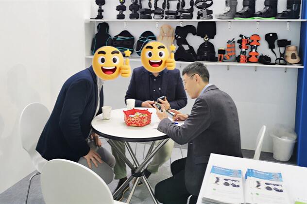  Attendee Interaction