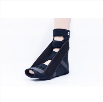 Soft night splint with adjustable straps stretch the plantar fascia and Achilles tendon