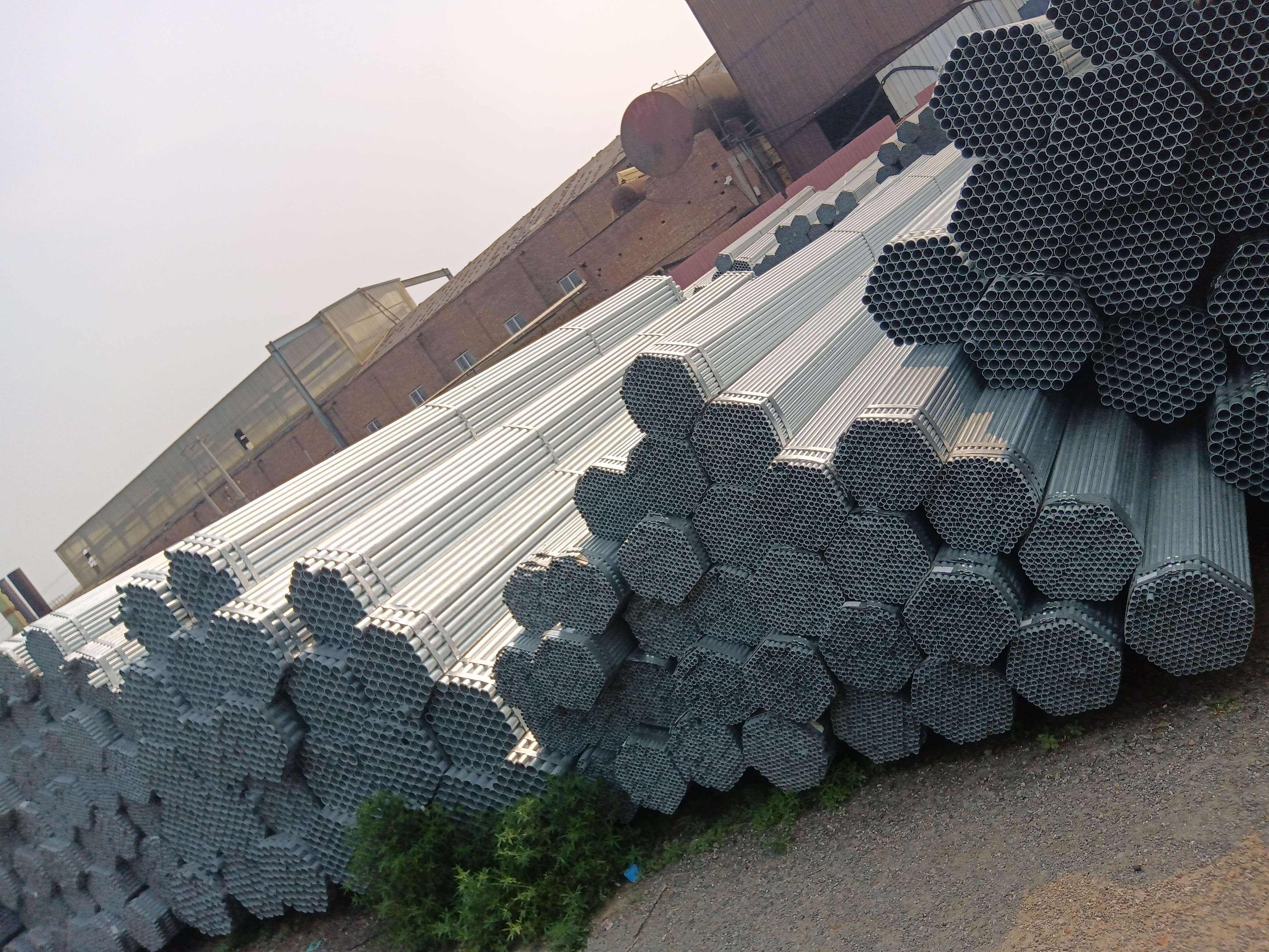 Galvanized round pipe