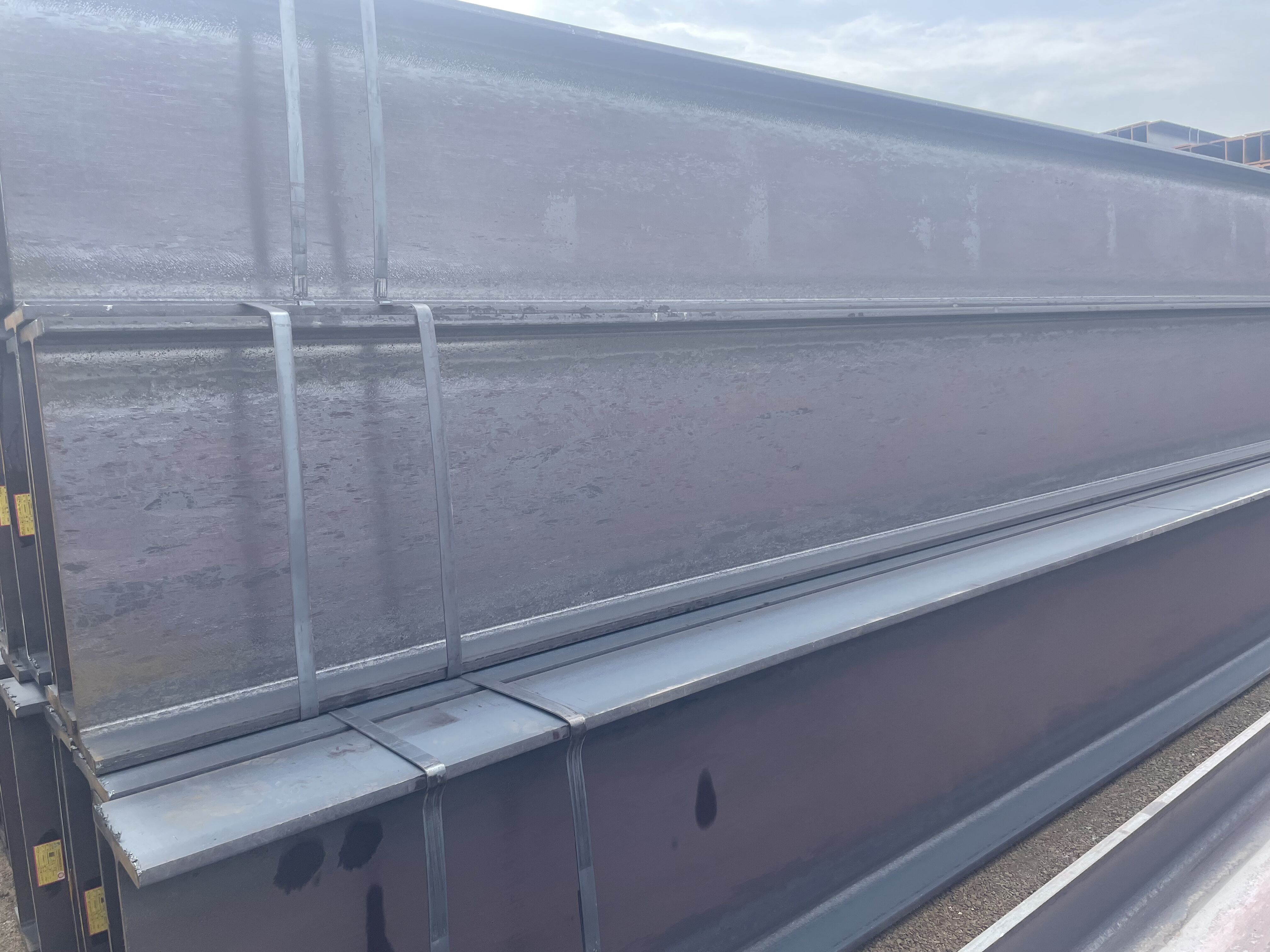 Premiumowe rozwiązania ze stali w profilu H dla rynków globalnych