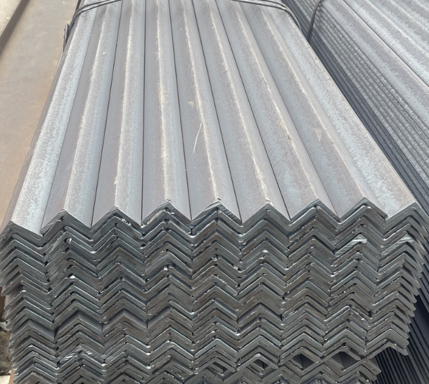 Why does galvanized steel prevent rust even after being scratched?