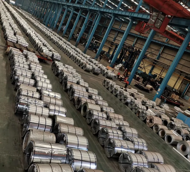 Apa Saja Keunggulan Coil Baja Canai Panas dalam Fabrikasi?