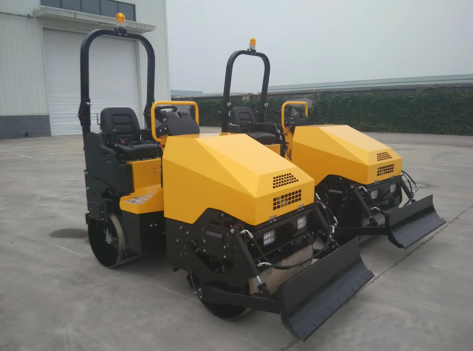 Remote-Operated Trench Roller | Maximize Safety & Efficiency in Confined Spaces