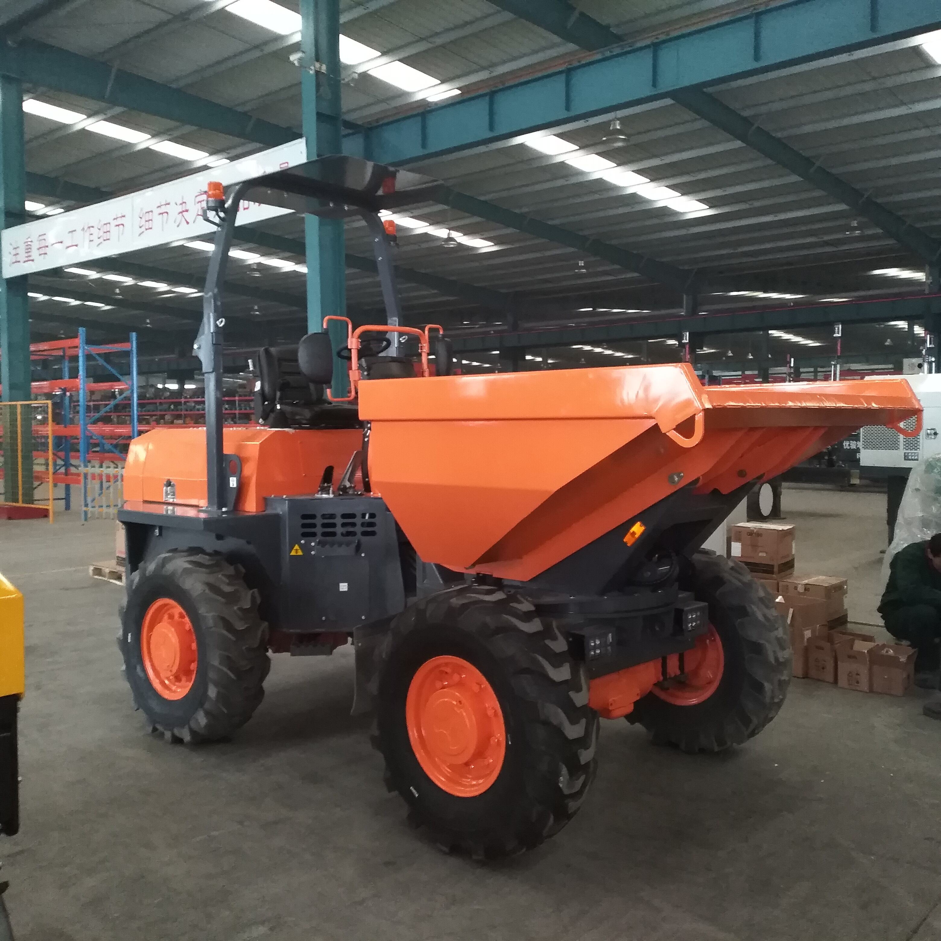 Camión volquete pequeño | Volquete compacto y versátil para obra