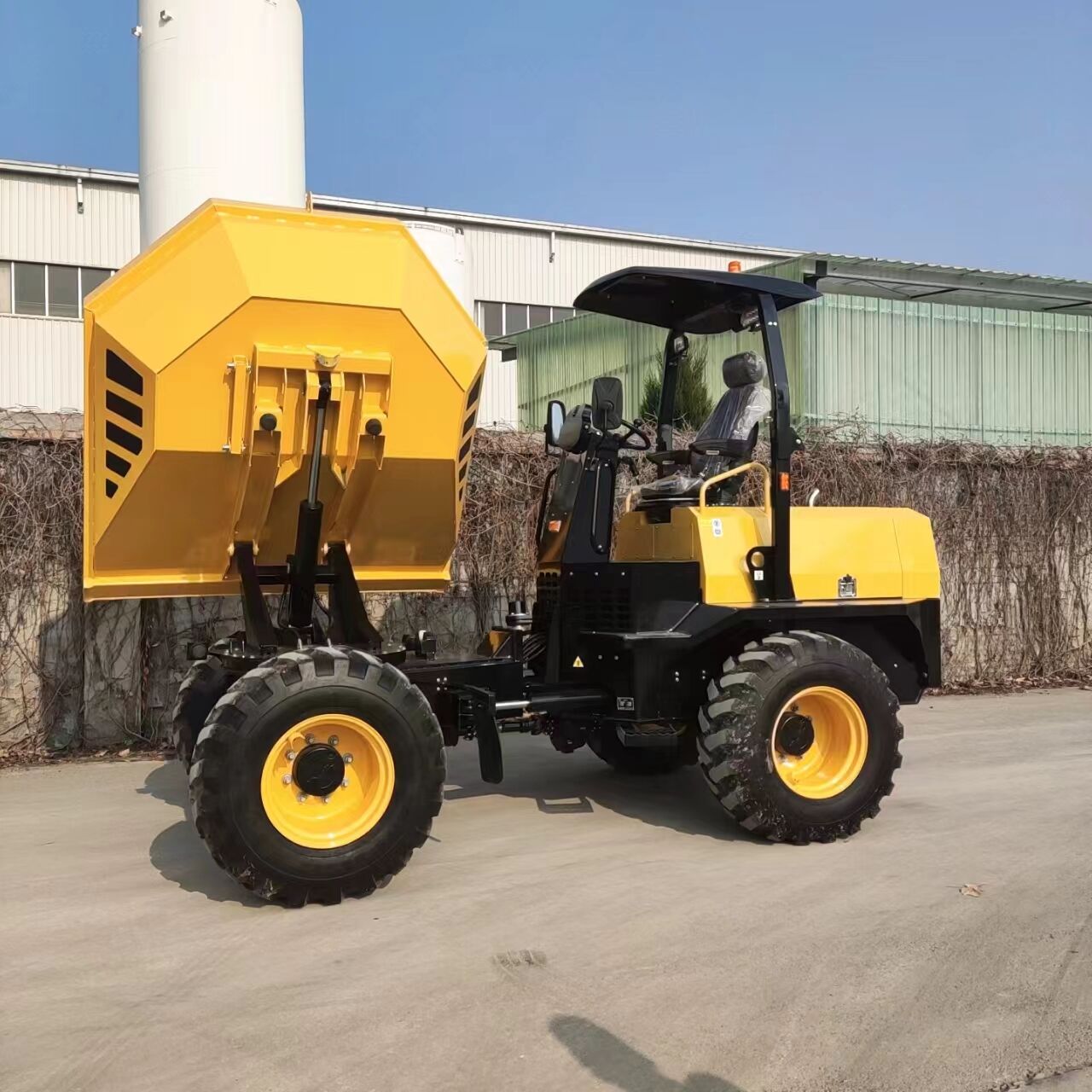 Camiones volquete pequeños en venta | Volquetes compactos y versátiles