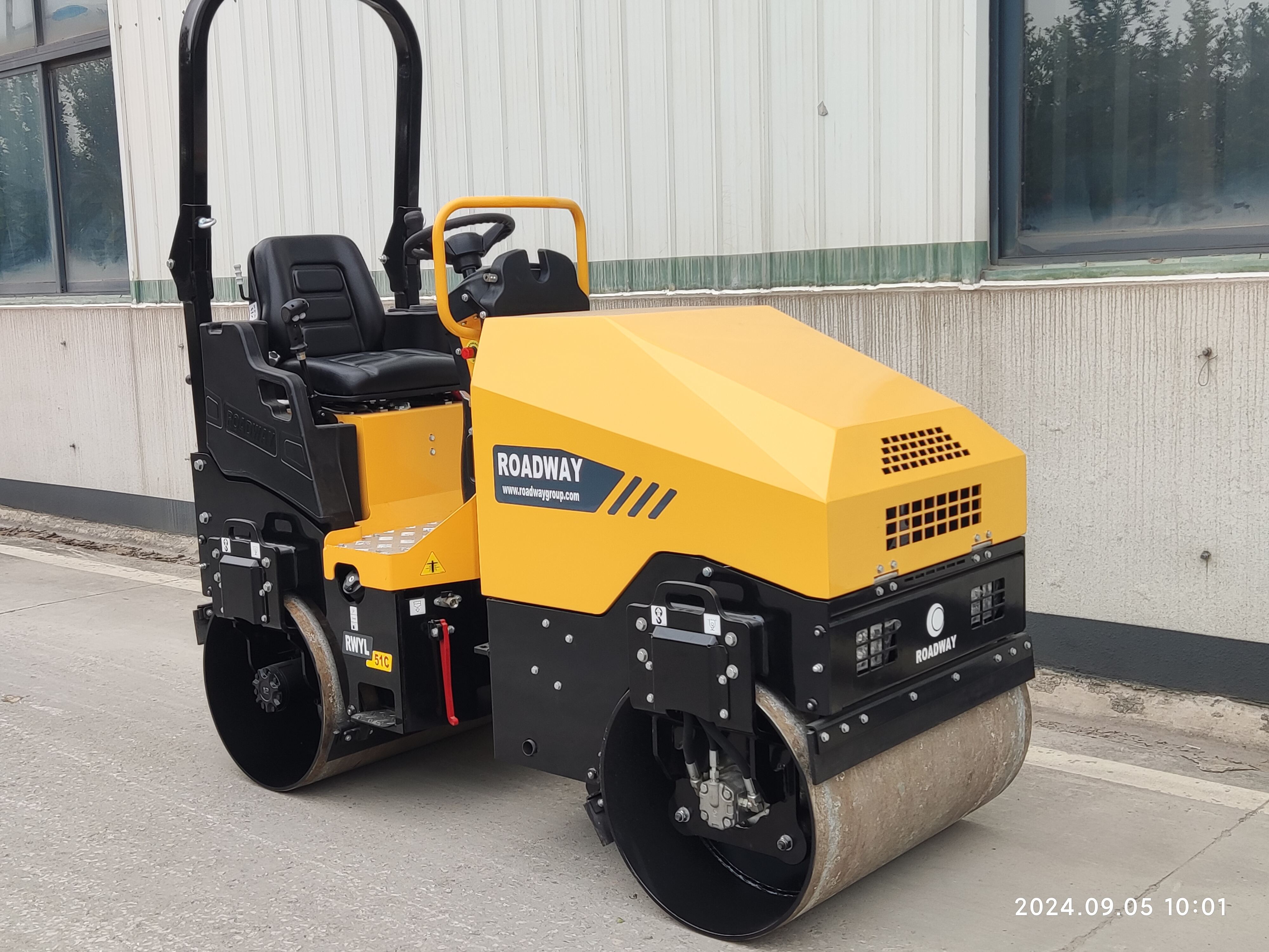 Мини пътни валяци | Компактни и мощни уплътняващи машини