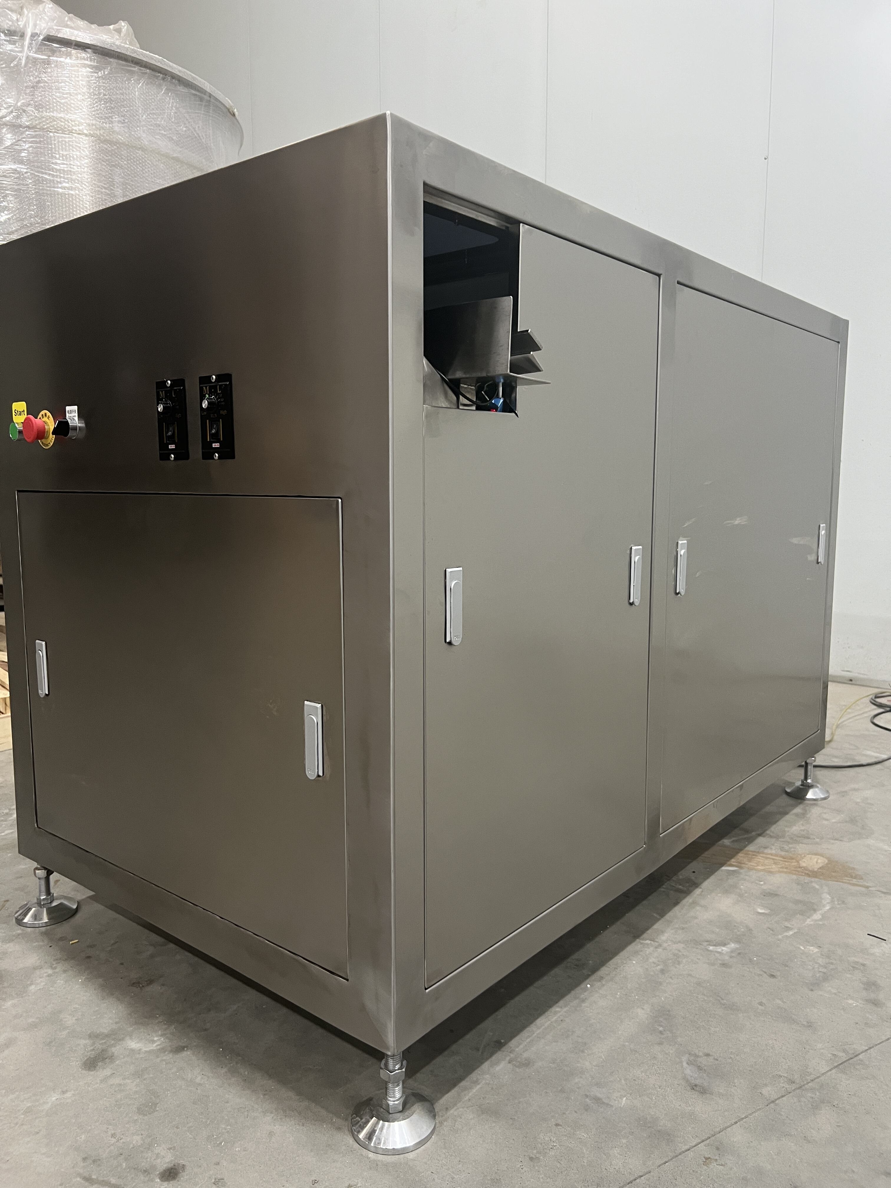 ​​Automatic Bottle Unscrambler | High-Speed Bottle Sorting Machine