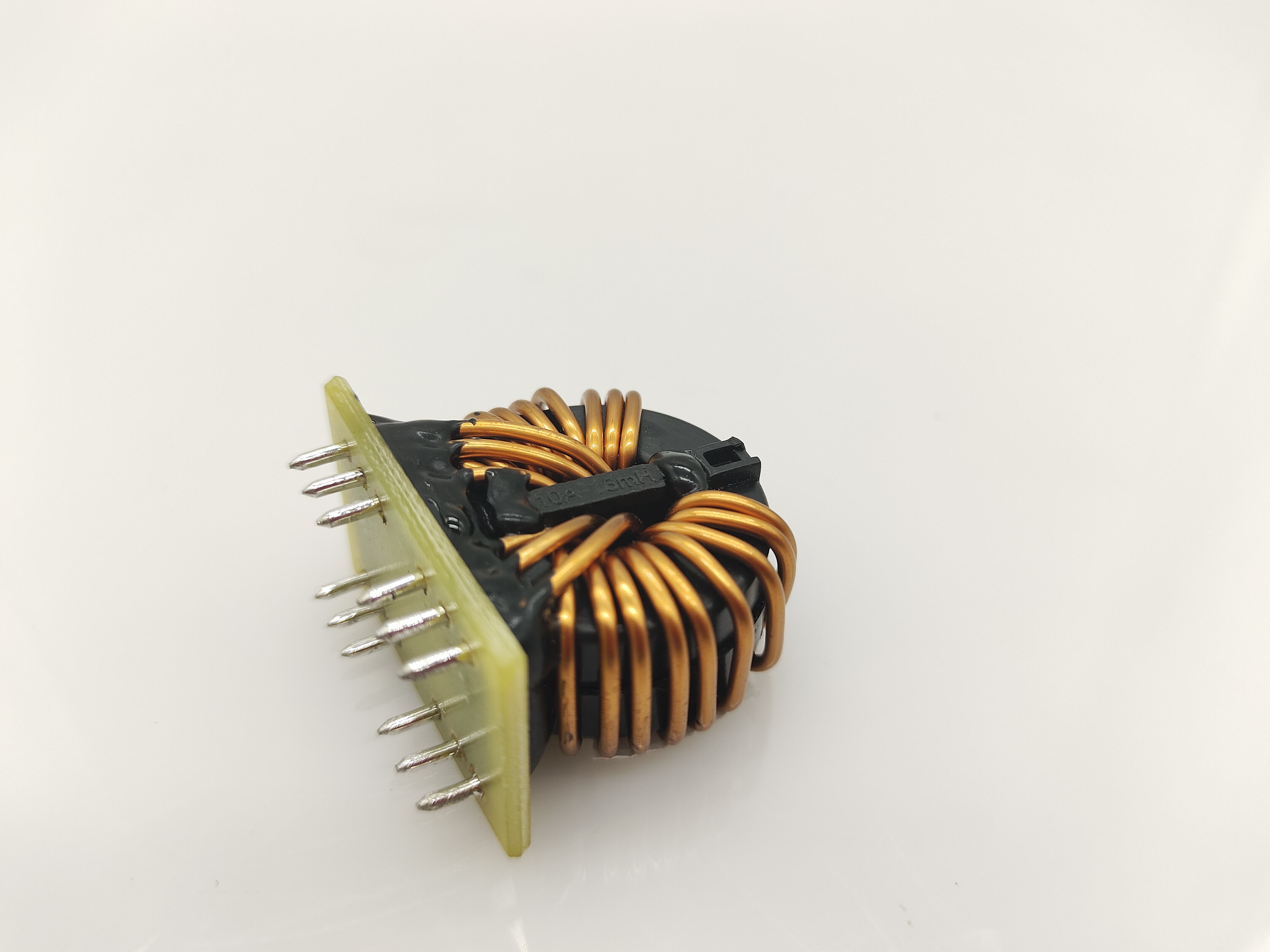 تصميم صغير مع كثافة طاقة عالية