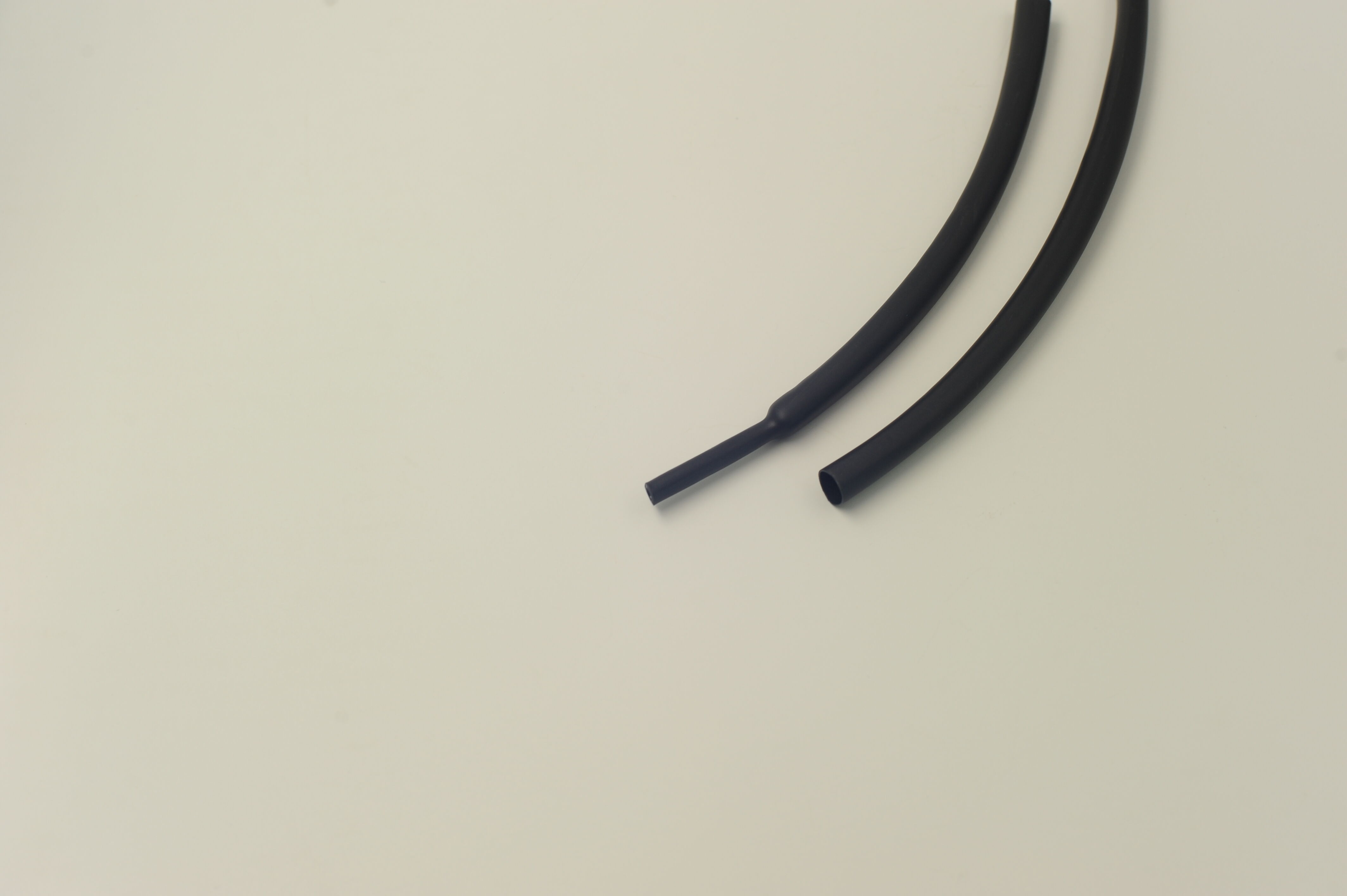 Why Do OEM Manufacturers Choose Heat Shrinkable Tube for Wiring Systems?