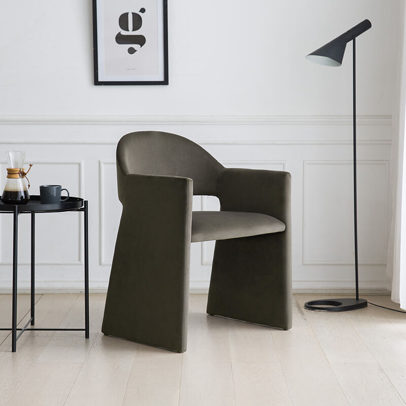 Commercial Armchairs: Balancing Style, Durability, and Cost-Effectiveness