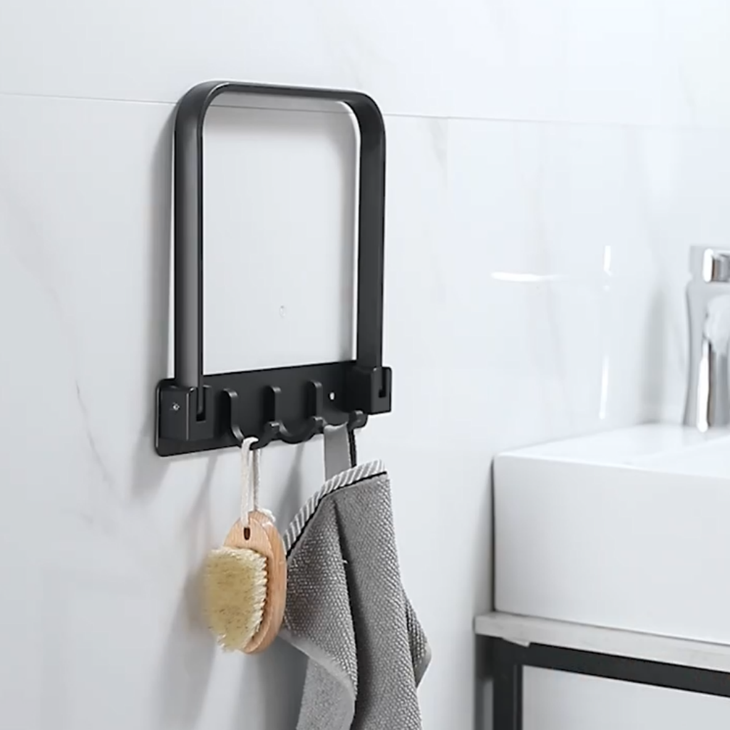 This storage rack can hold washbasins and towels, making it very practical for the bathroom.