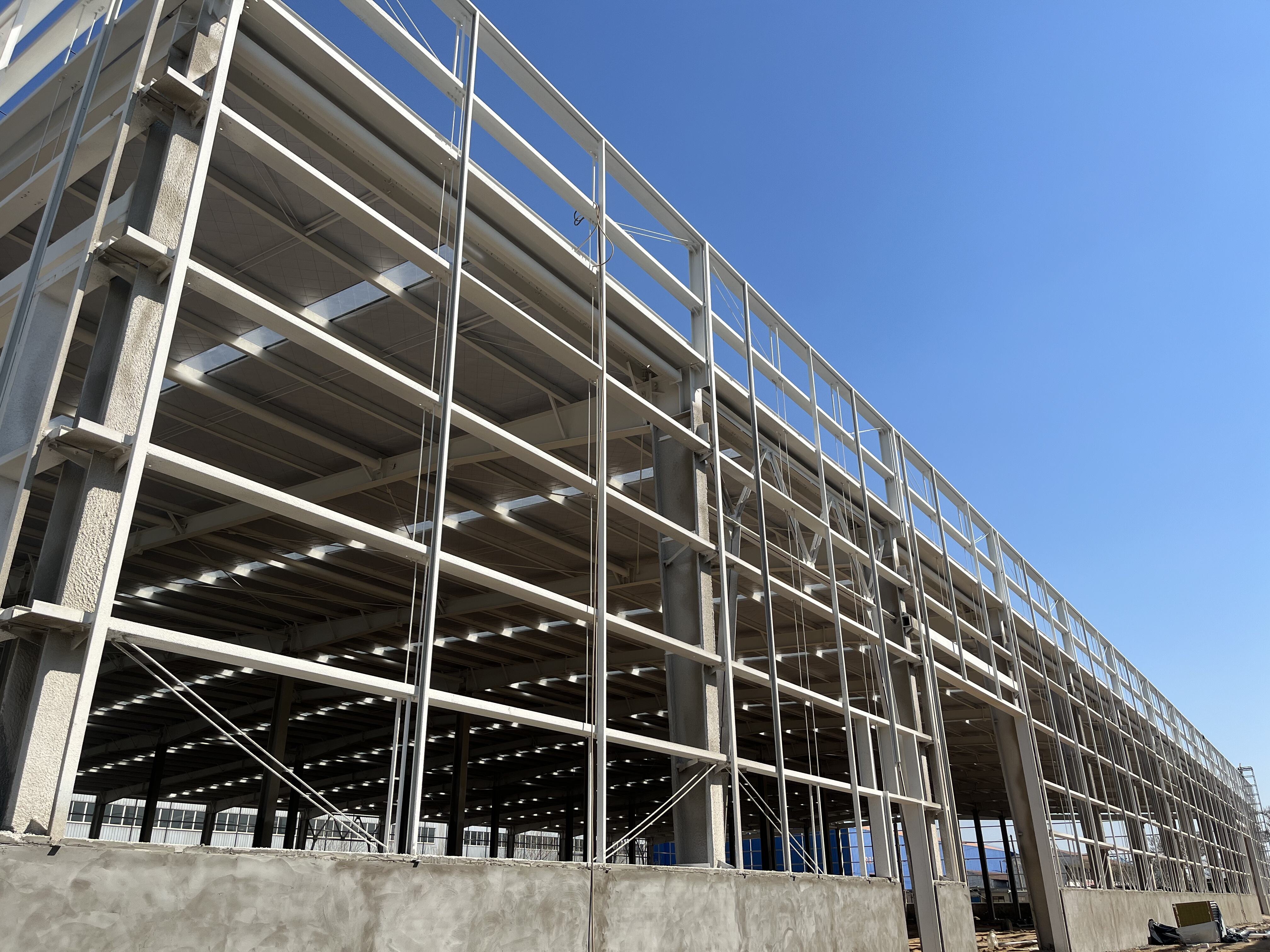De ce structura din oțel este cea mai bună alegere pentru depozitele și atelierele industriale moderne?