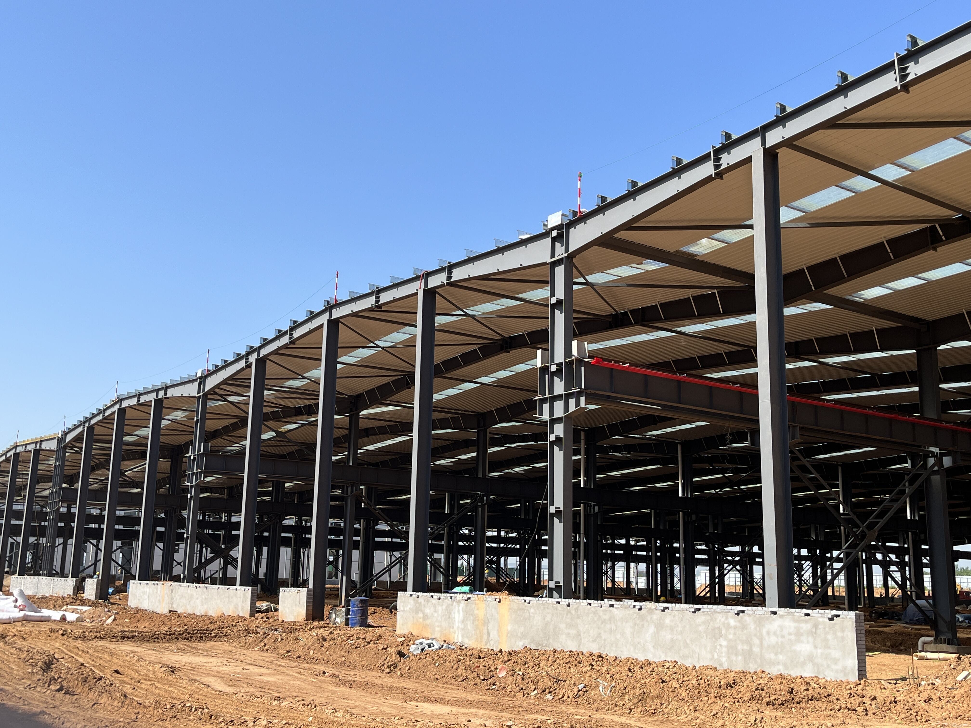 Solutions de charpentes en acier préfabriquées pour la construction moderne