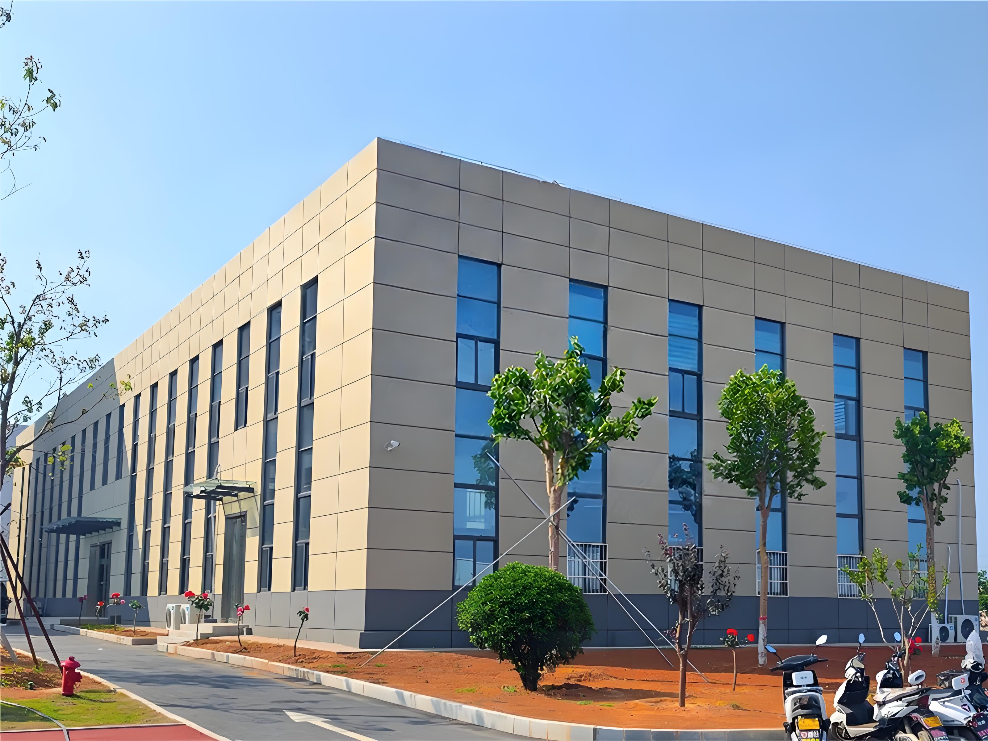 Xinqianglian: Projekt jídelny z ocelové konstrukce