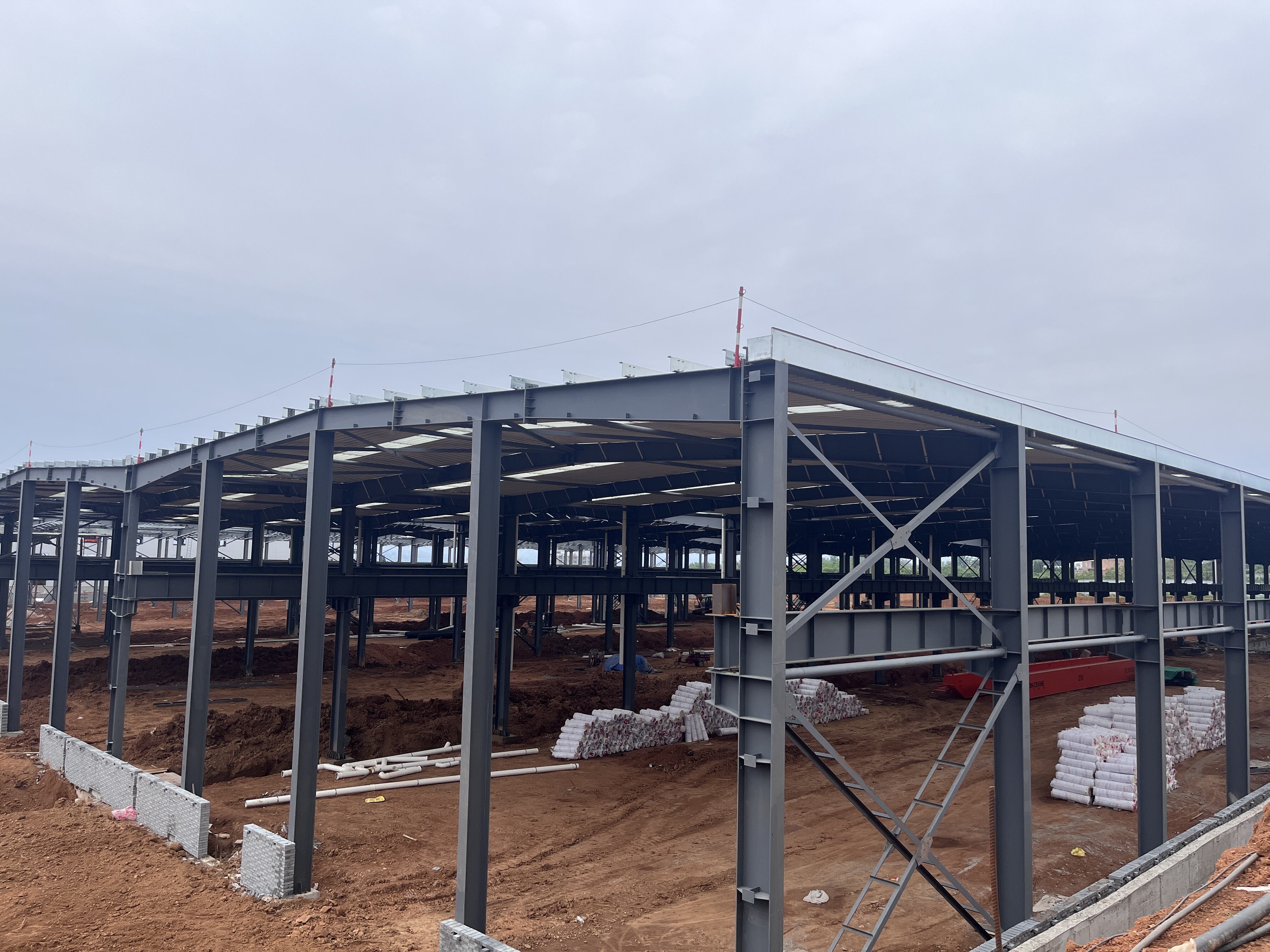 Comprehensive Solutions for Prefabricated Steel Frame Construction