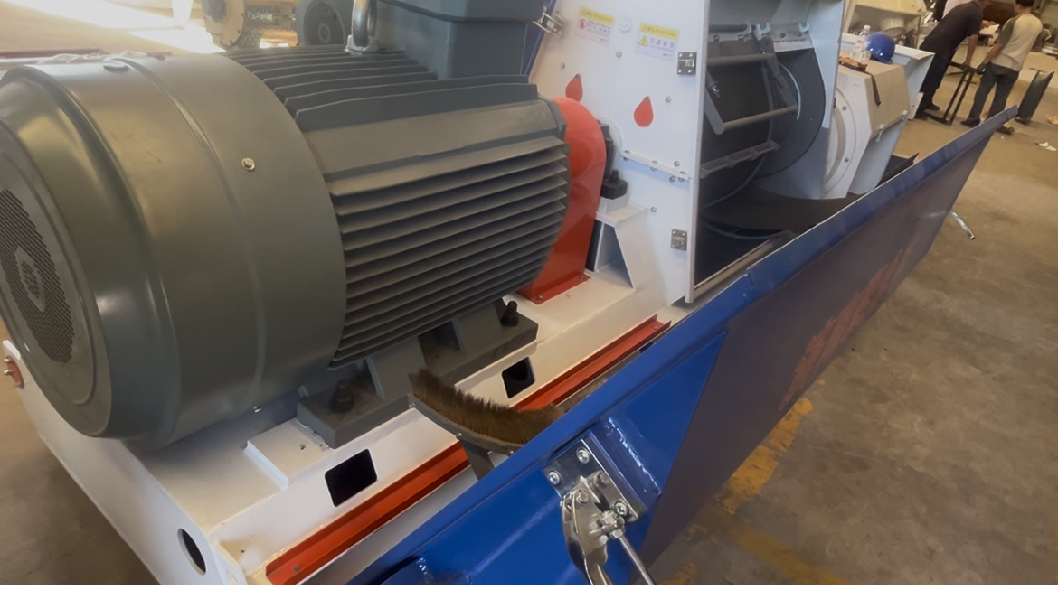 I frantumatori per mangimi possono trattare sia il mais che la soia?