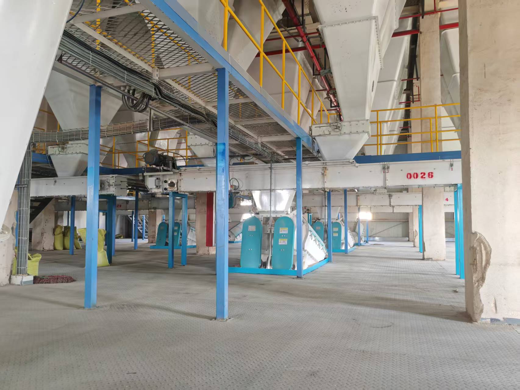 Quels tamis à tambour conviennent à l'élimination des impuretés dans la production d'aliments ?