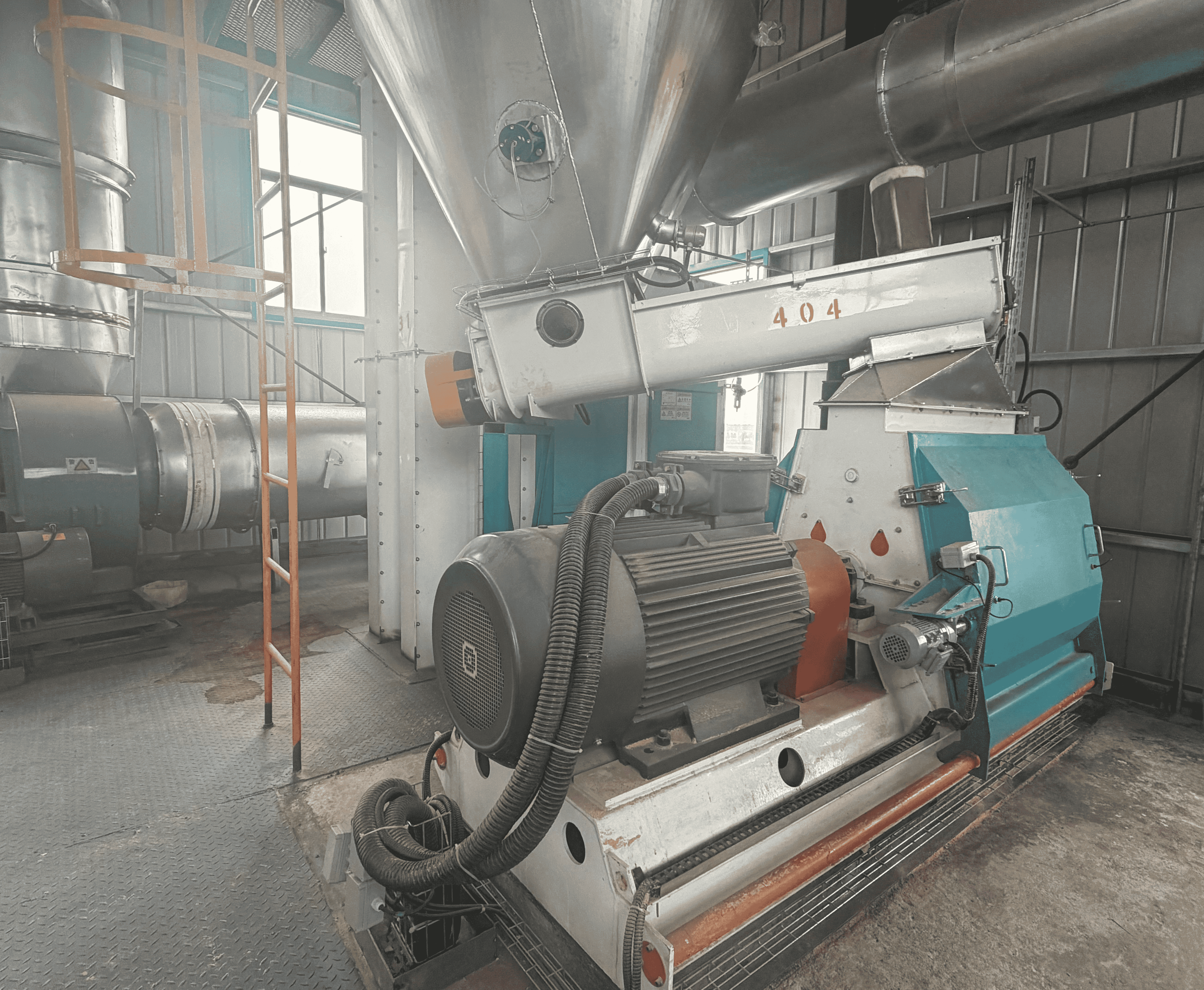 Жүгері мен сояны ұнтақтау үшін қай қорек ұнтақтағыш тиімді?