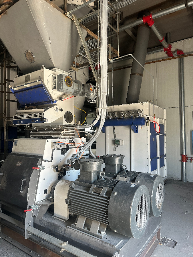 Why Is a Durable Feed Grinder Essential for Factories?
