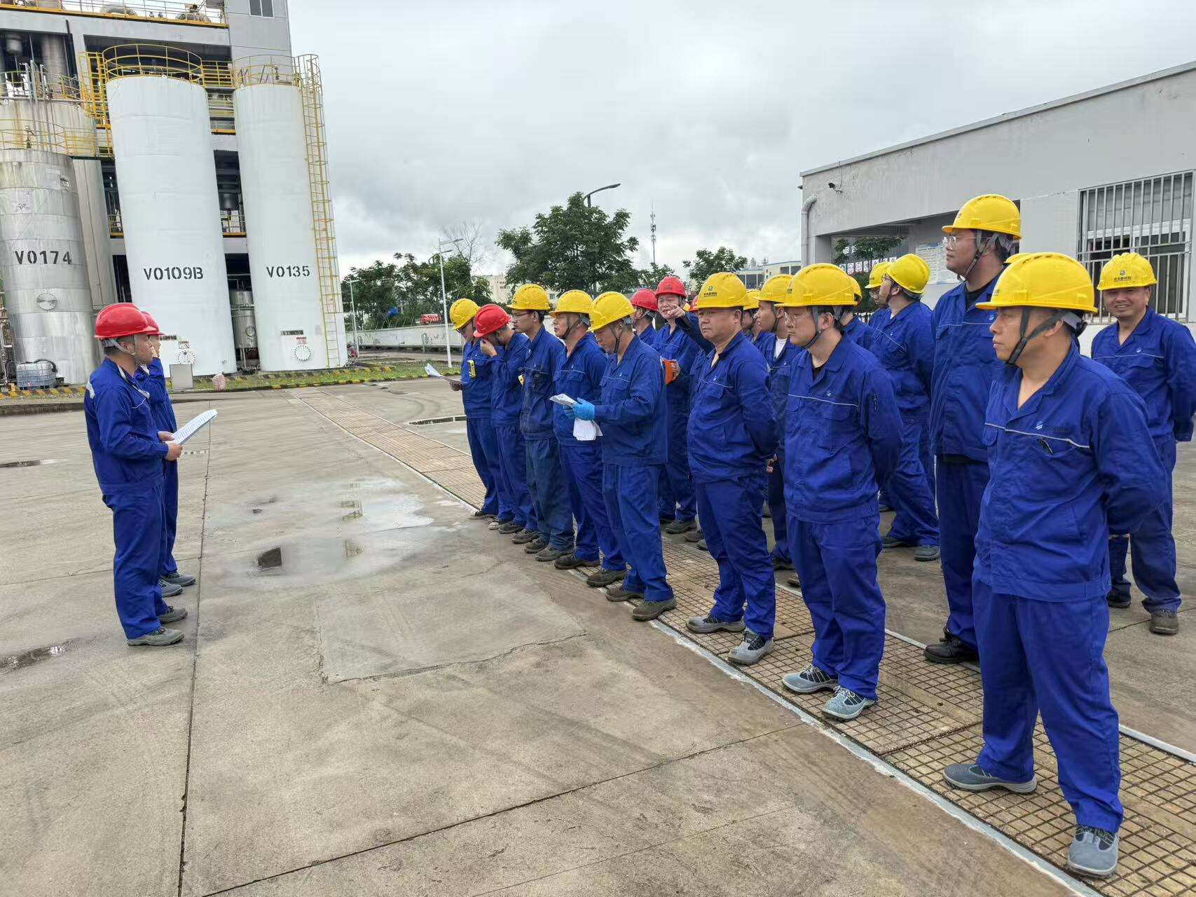 E Plus Chemical conducts emergency simulation drills for sudden scenarios to strengthen the safety and ecological defense line