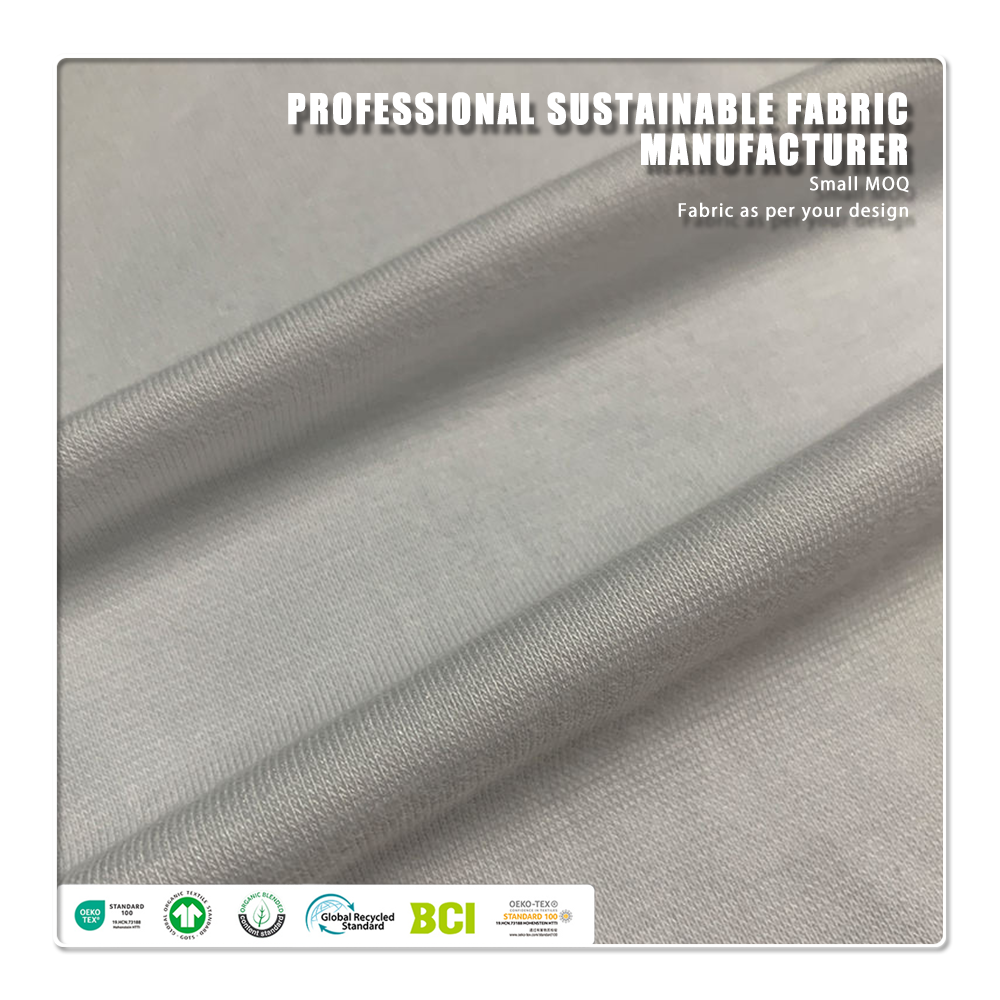 UPF 50-es védettségű, puha 1×1 csavart kötött anyag, 67% bambusz, 28% szerves pamut, 5% spandex – antibakteriális, nedvességet felszívó, nyúlékonyságot biztosító ruházati anyag