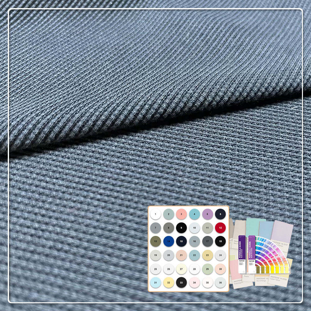 Bluza z kapturem dla chłopców i dziewcząt, wykonana w 100% z organicznej bawełny czesanej z certyfikatem GOTS, o gramaturze 400 g/m2, oddychająca, waflowa, w kolorze czarnym