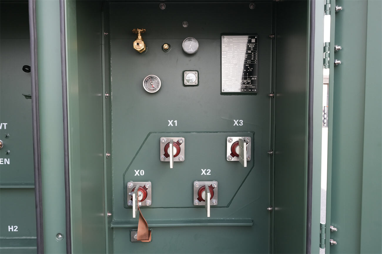 Three phase pad mounted transformer inner 01.JPG