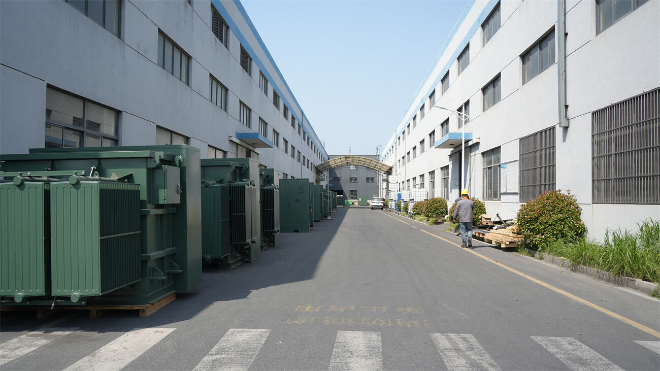 Three phase pad mounted transformer finished 03.jpg