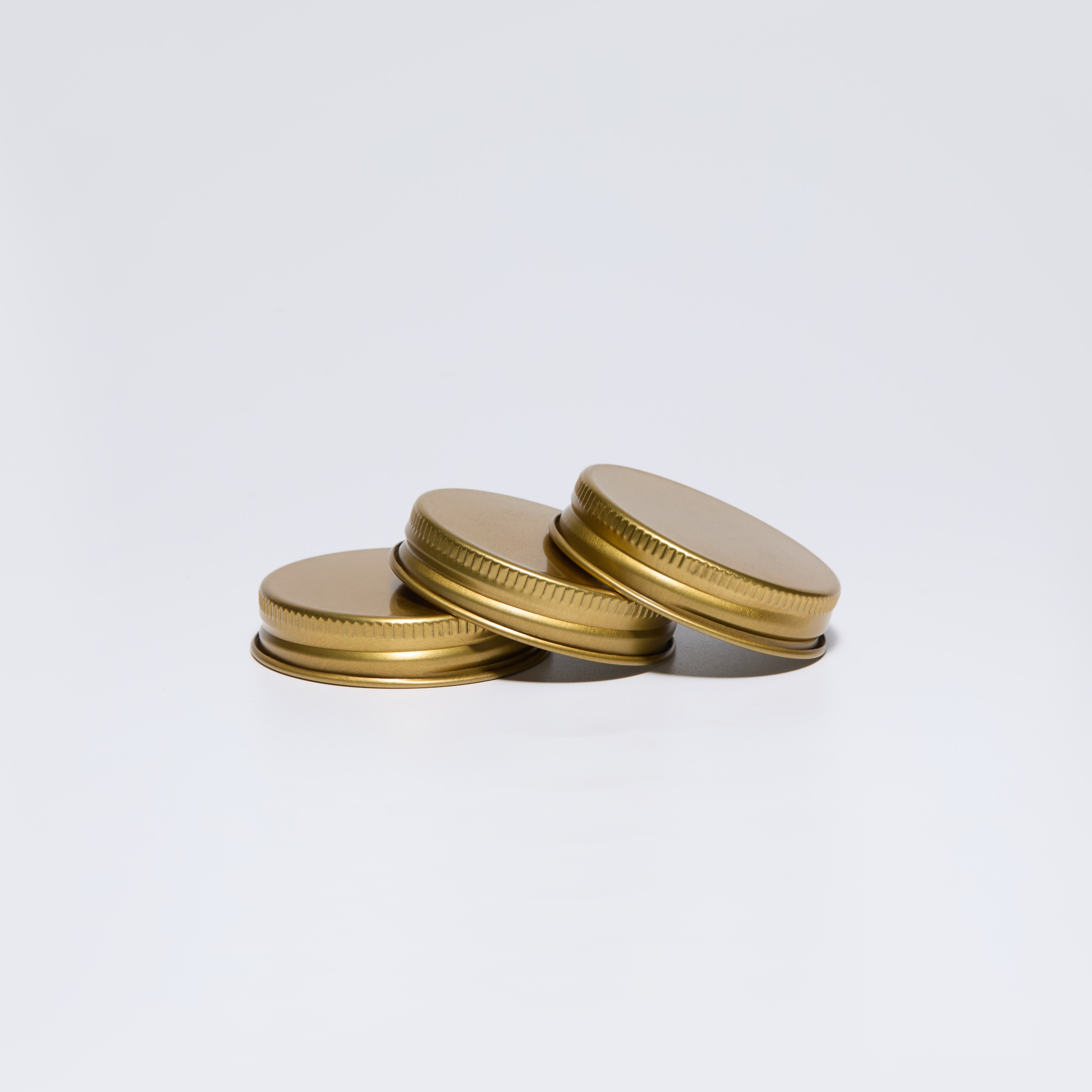 Why Do Beverage Manufacturers Prefer Screw Caps for Glass Bottles