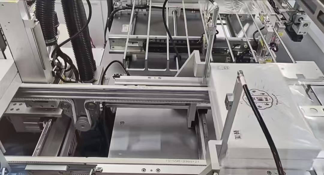 Warum verbessert das intelligente Schrumpfverpackungssystem die Produktivität der Fertigungsstraße?