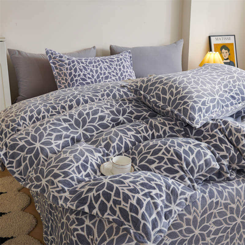 PRINTED BURNOUT MILKY VELVET  BED COVER -GREY