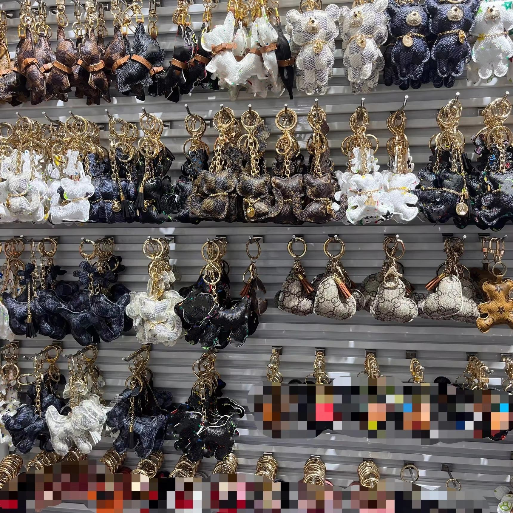 Fuzhou Smart Artifact Leads 2026 Accessory Trends: Crafting Premium Keychains, Phone Charms and Bag Ornaments with Global Appeal