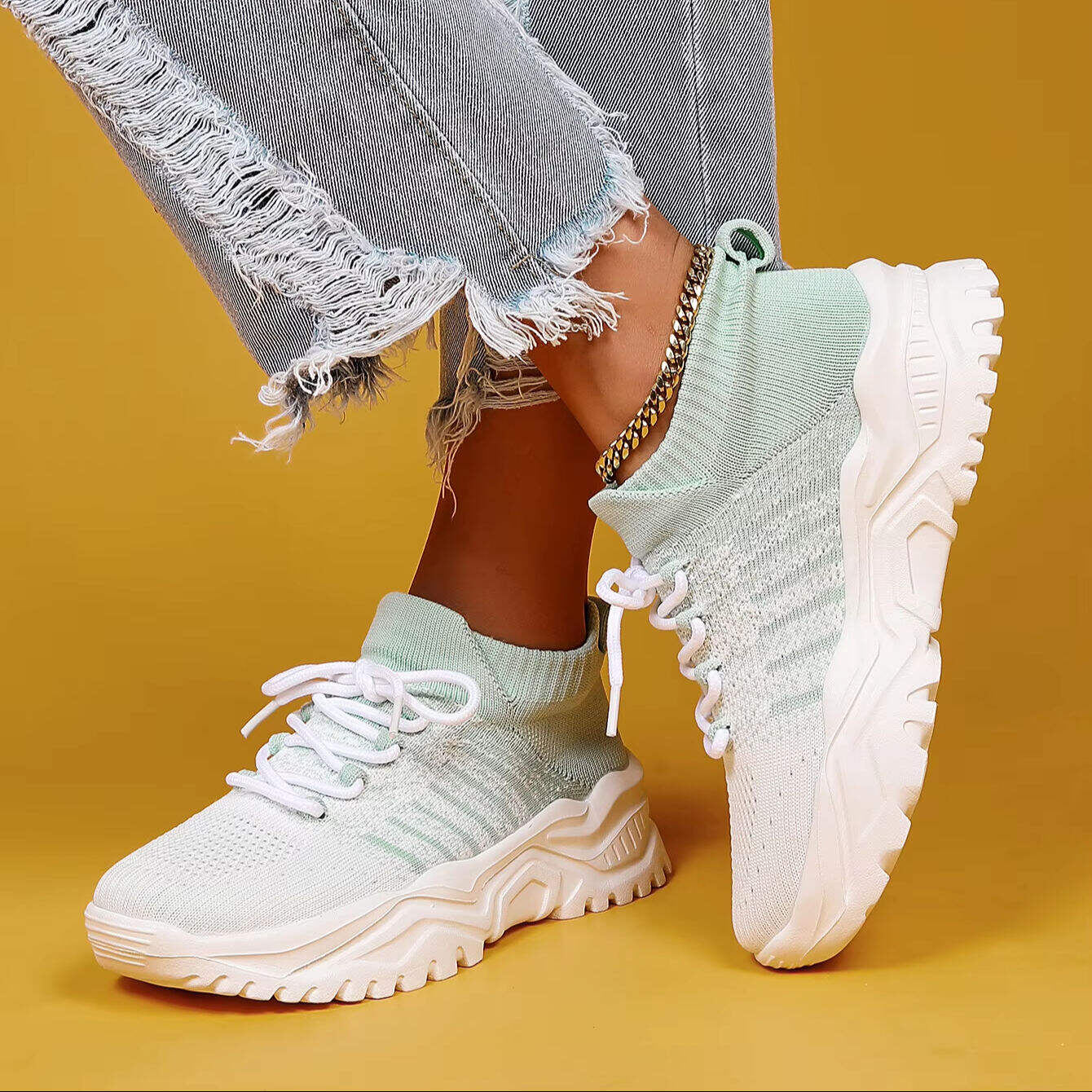 Dropshipping Löparskor Mode Sneakers Lätta Andningsbara Flygande Stickning Snörade Nätverkskor för Damsportiga Sportskor