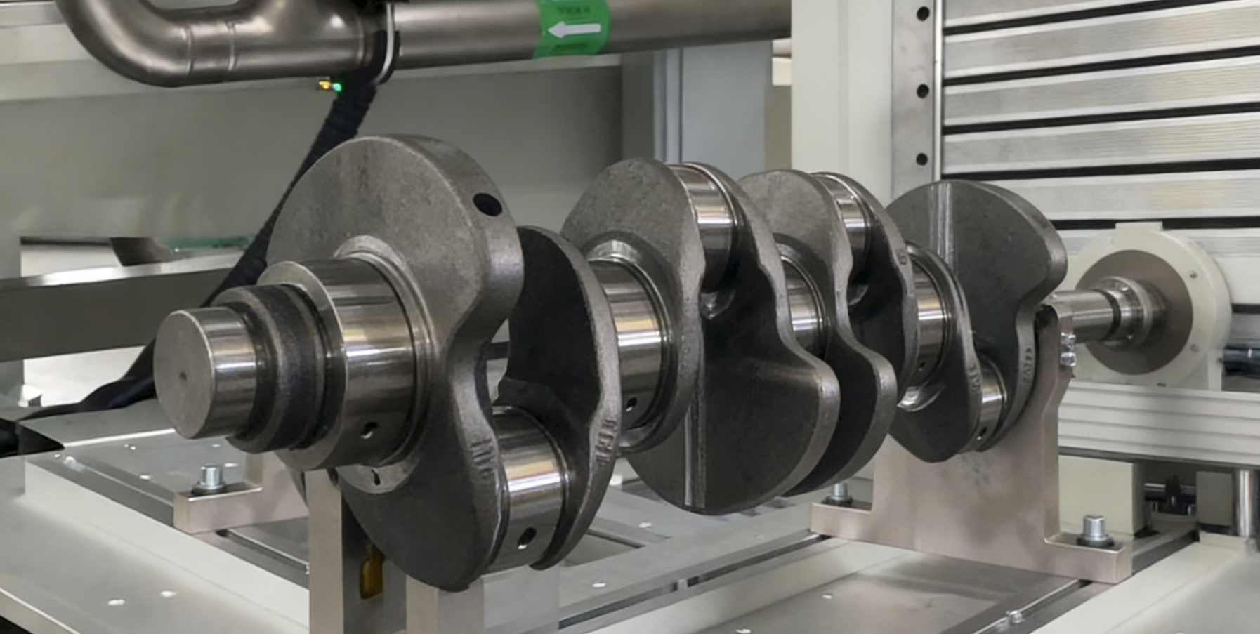 التقنية المتقدمة في تنظيف عمود الكامات وعمود المرفق