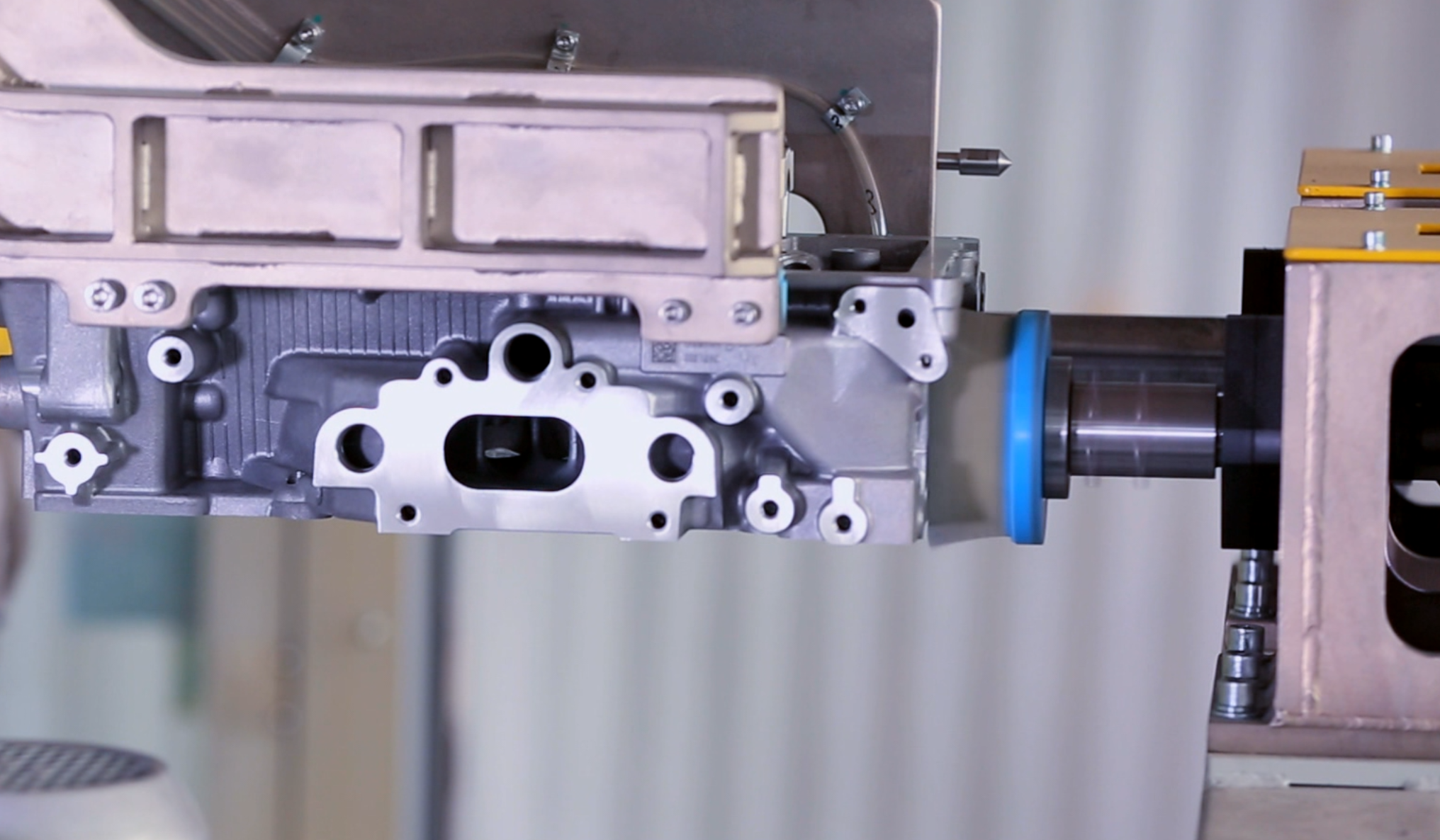 عزِّز كفاءة إنتاجك باستخدام آلة إزالة الحواف الحادة لدينا